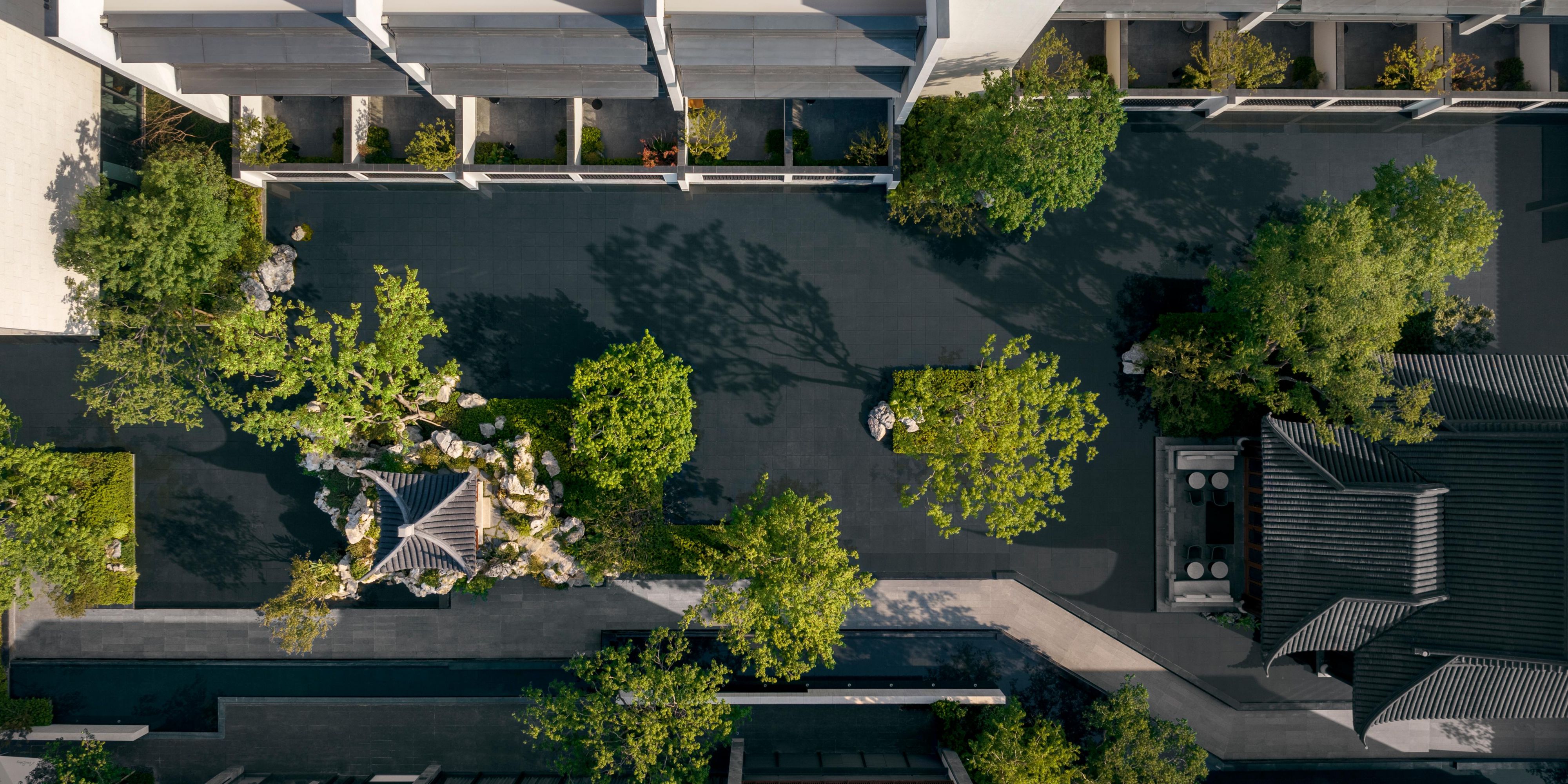 Inspired by the artistic gardens of Suzhou, the design of the hotel perfectly blends modern sophistication with local heritage.