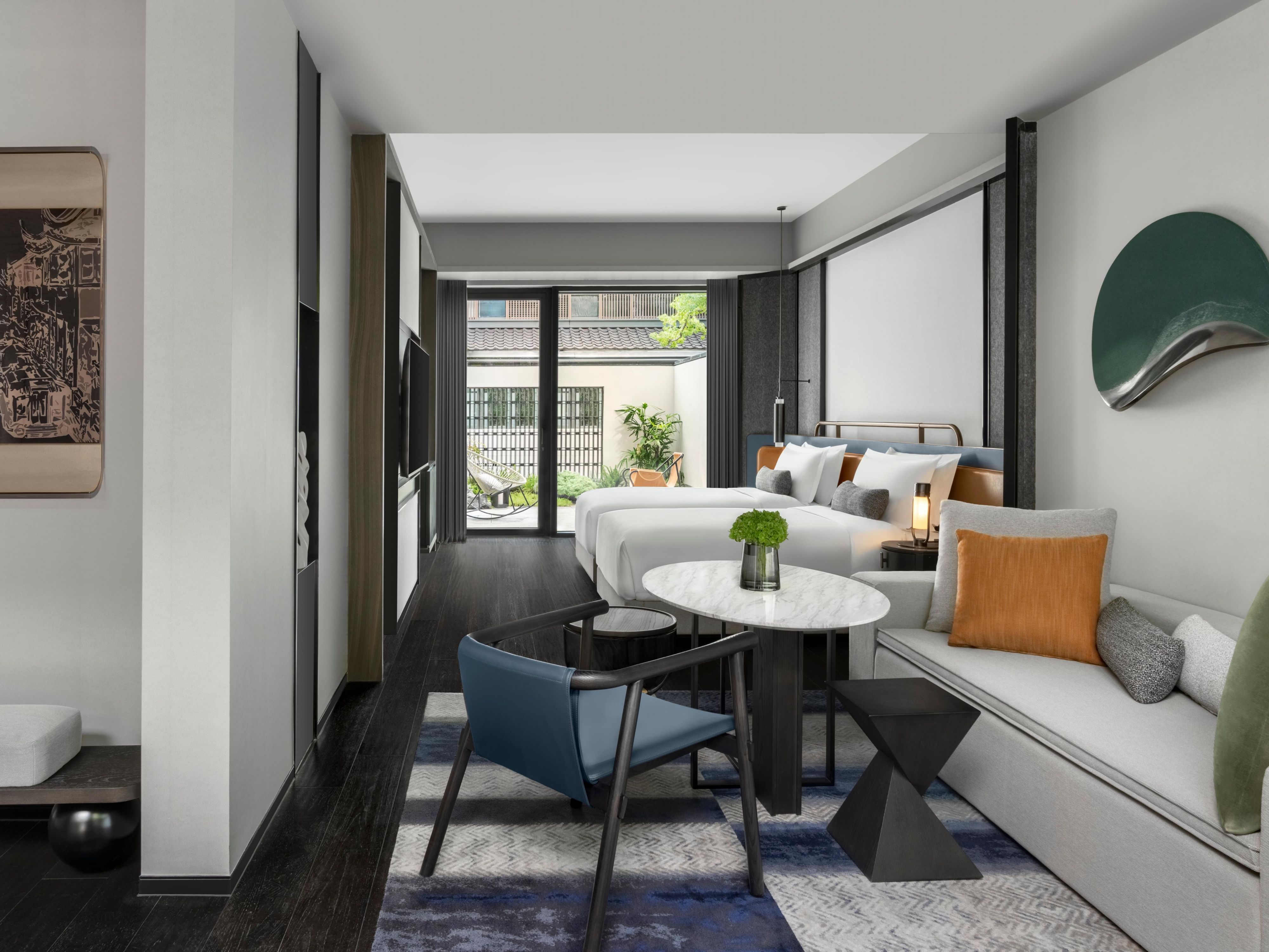 Featured with two courtyards, the room is spacious and comfort