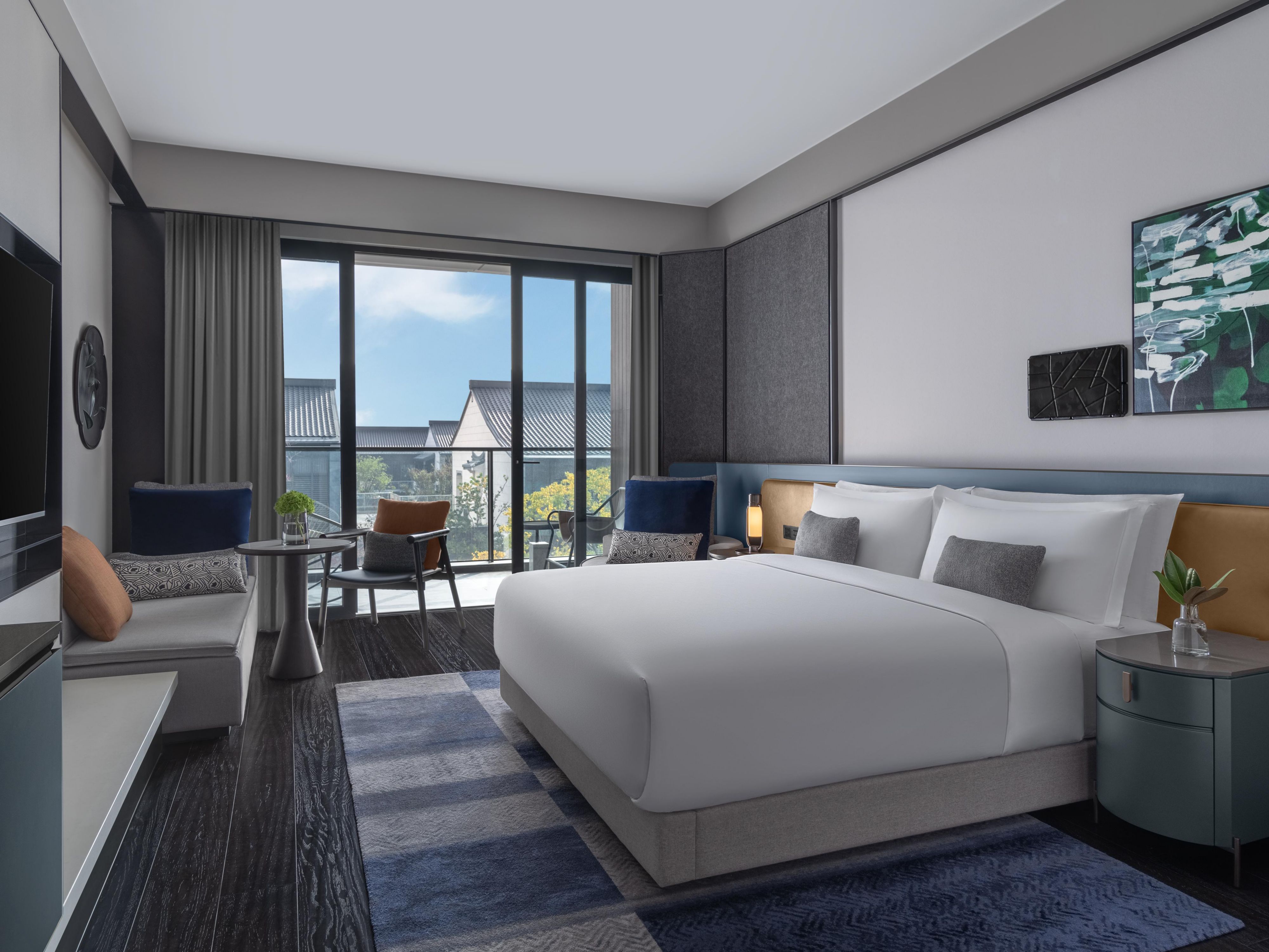 Enjoy the Suzhou garden river view in the room