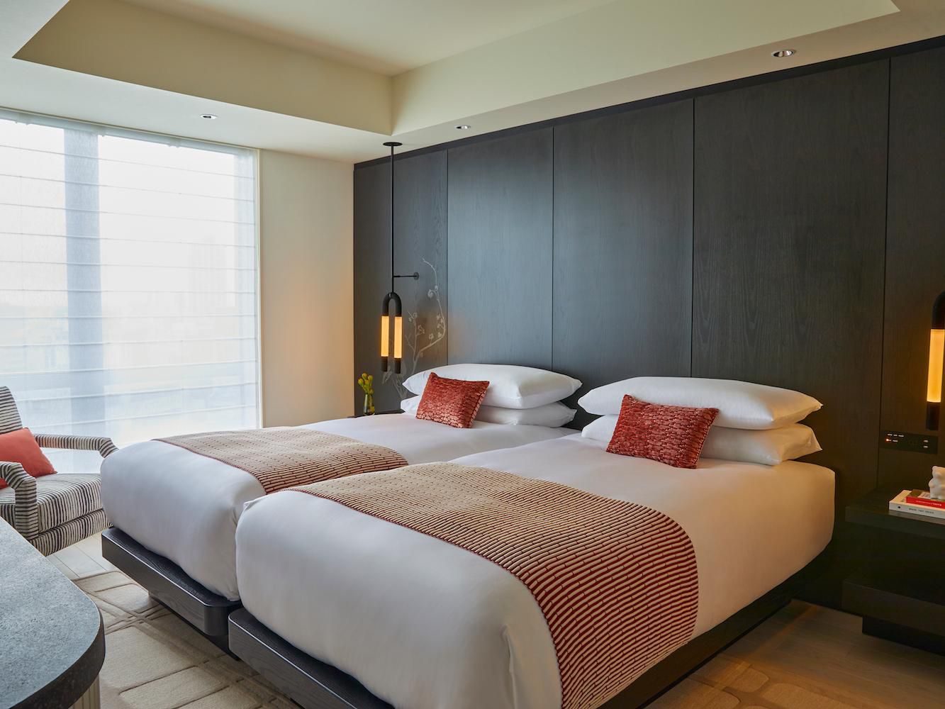 2 Twin Beds 