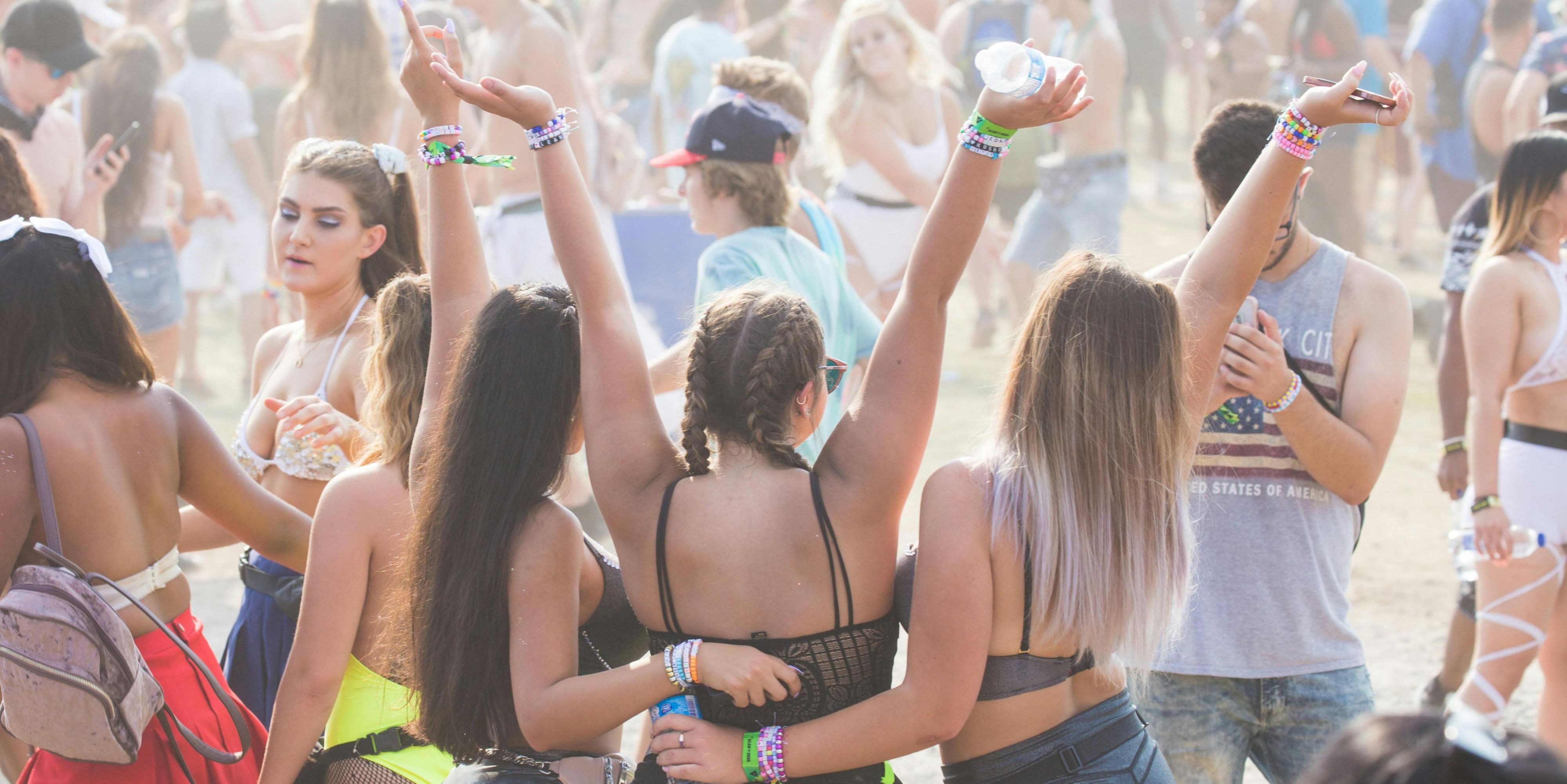 Del 14 al 16 de agosto, Tulum será sede de la primera edición del Aura Music Fest, un festival gratuito y familiar. Viva la experiencia de los festivales en Tulum con artistas como Lasso y Playa Limbo. Hospédese en Kimpton Aluna y forme parte de esta celebración cultural.