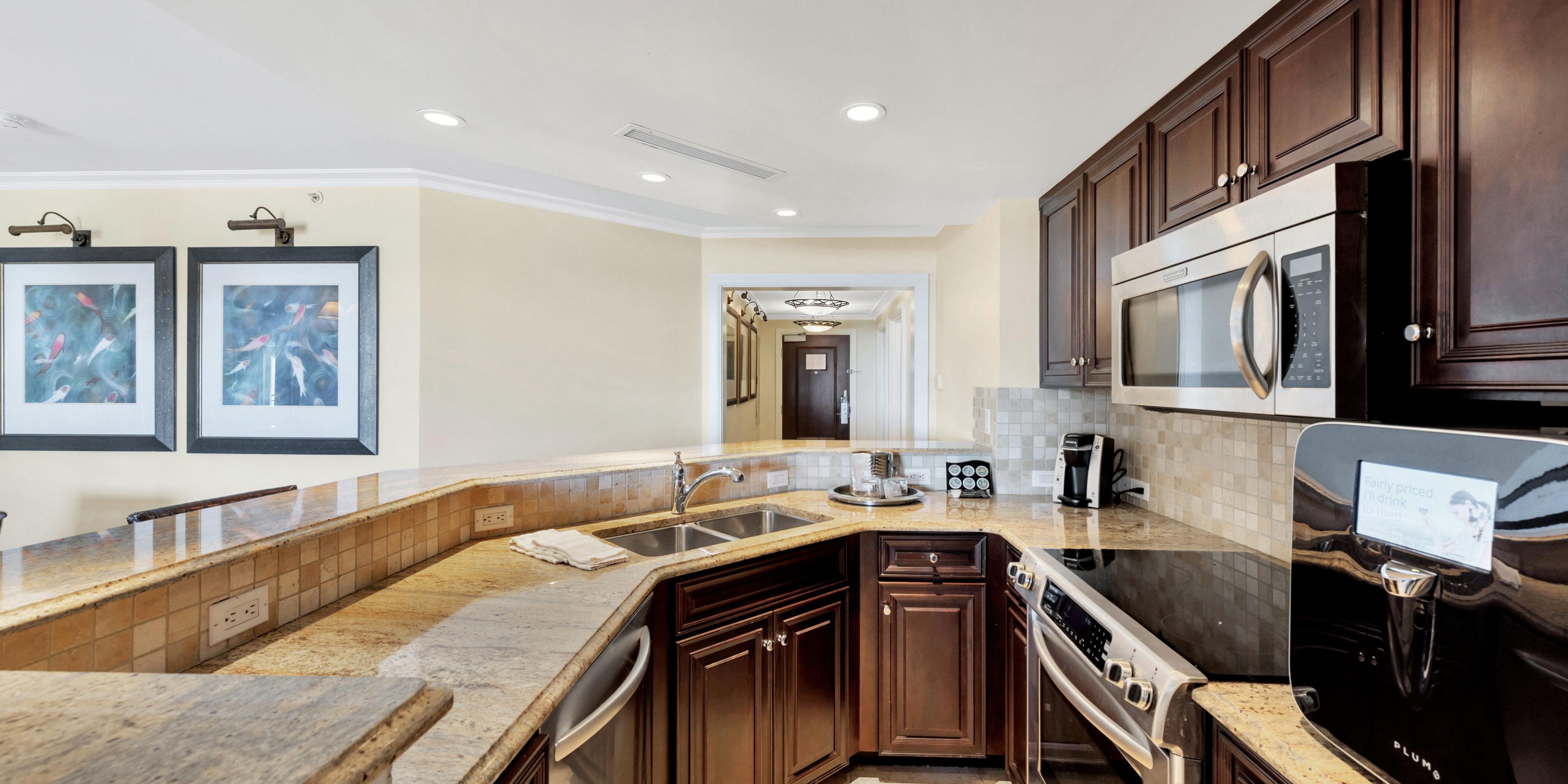 Grand Suite Oceanfront with Full Kitchen