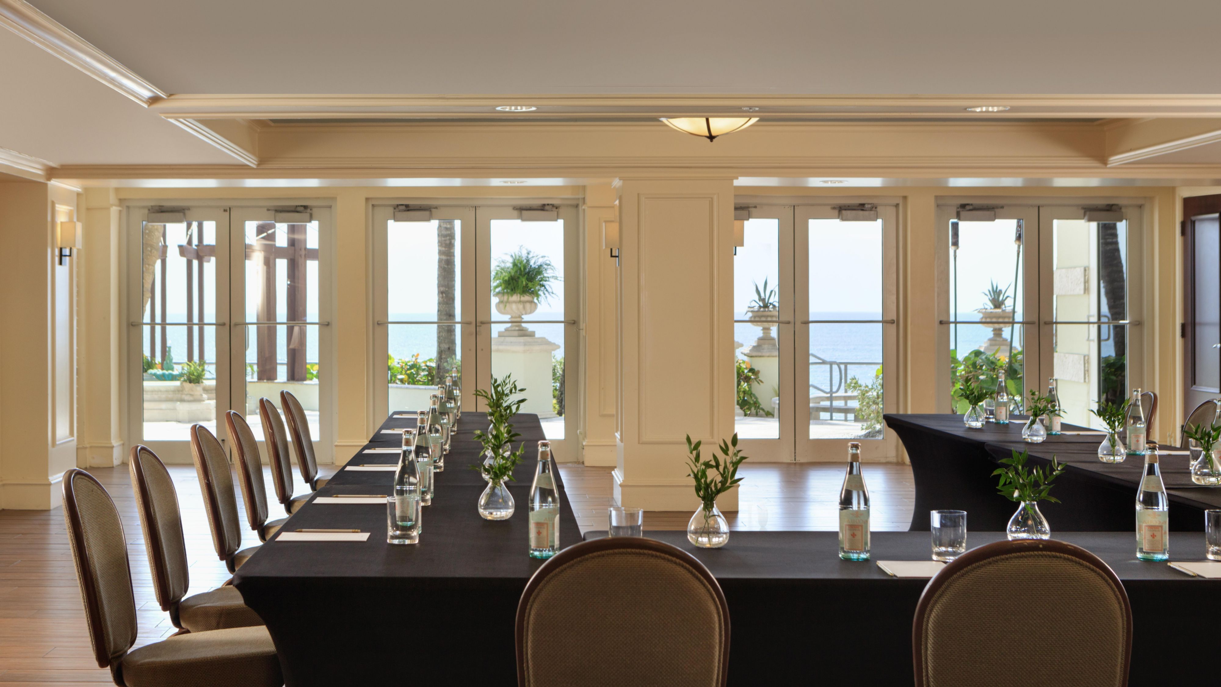 Shoreline Room with Oceanfront Views