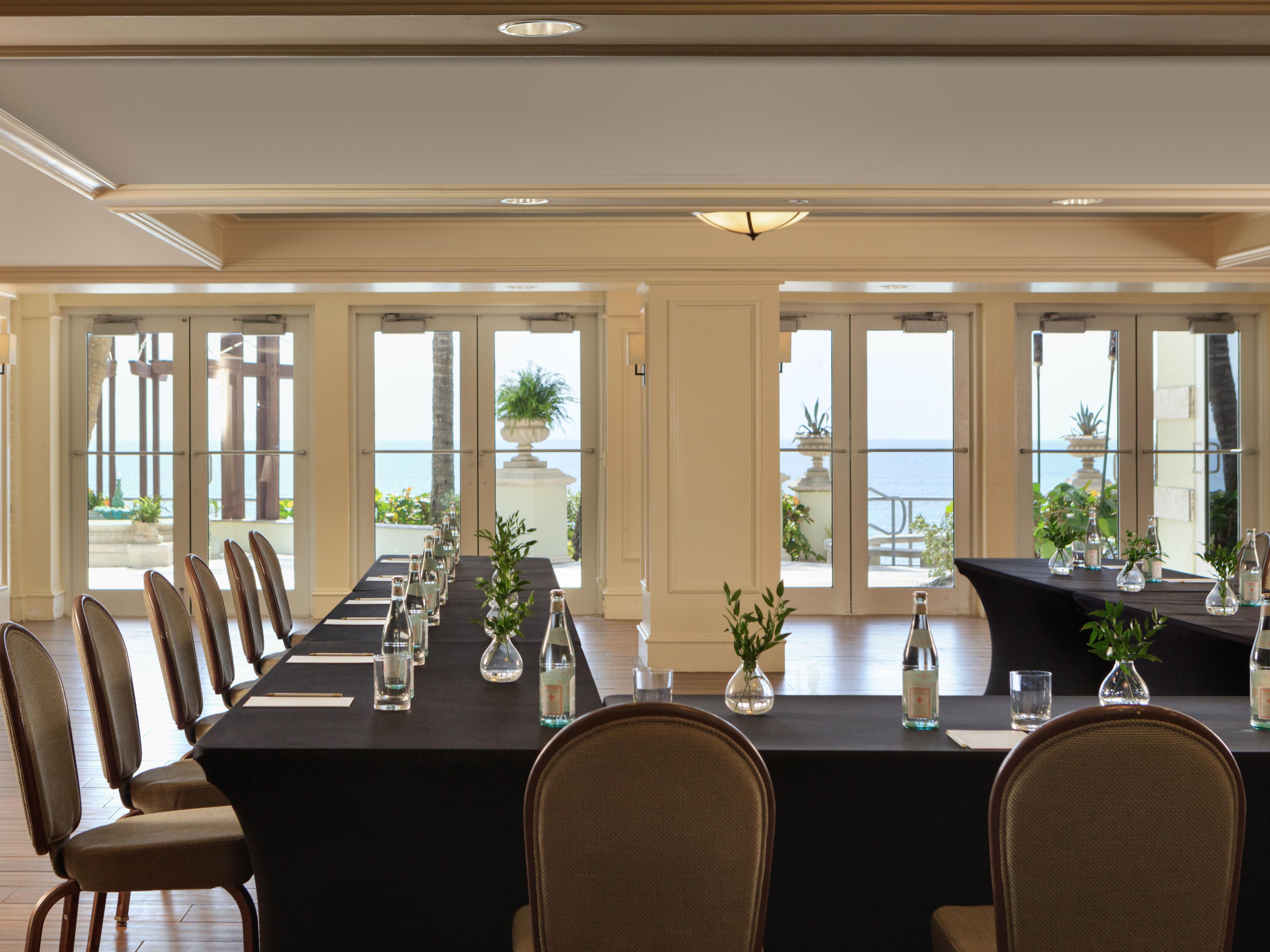 Shoreline Room with Oceanfront Views