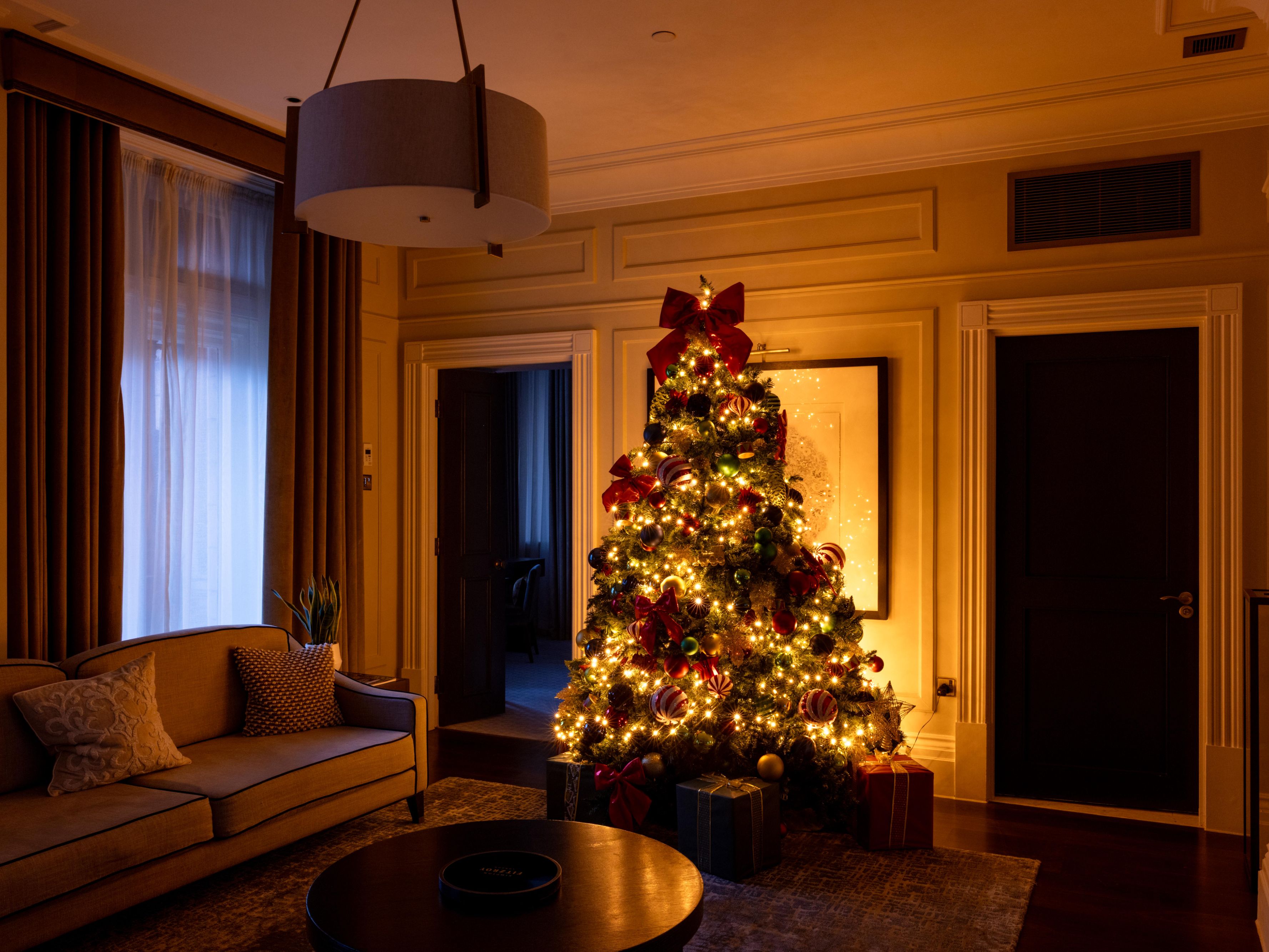 Sitting room decorated for Christmas.