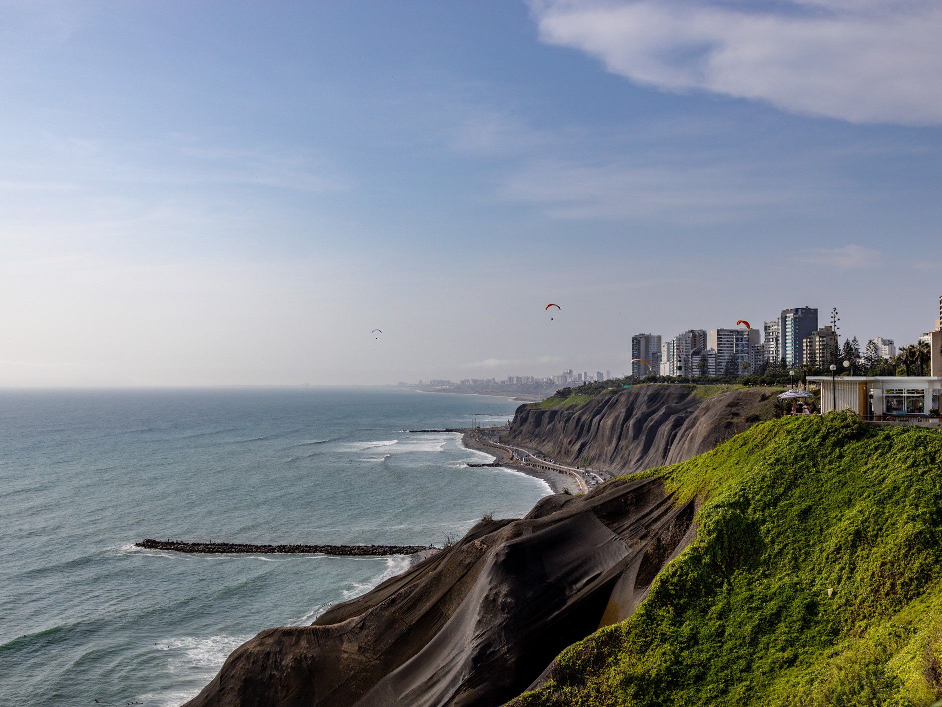 Malecon de Miraflores shoreline