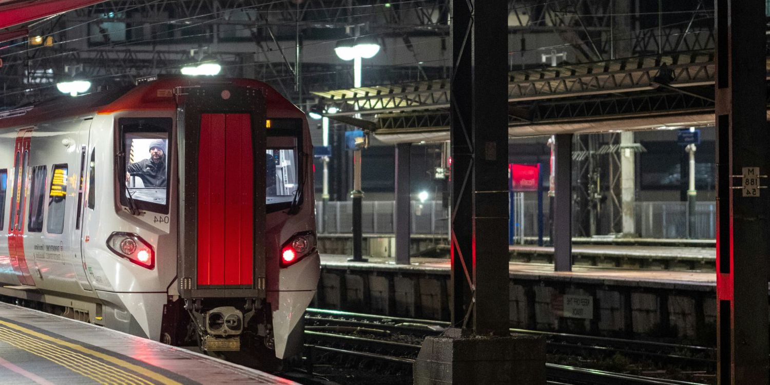 picadilly train station