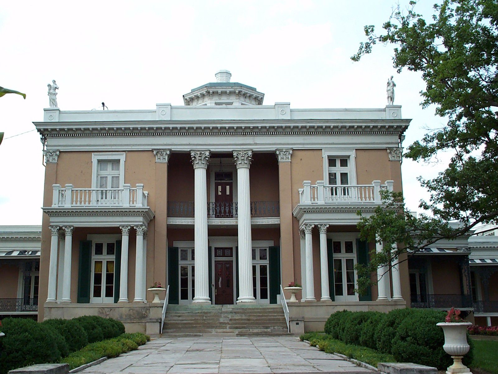 A mansion in one of Nashville's neighborhoods