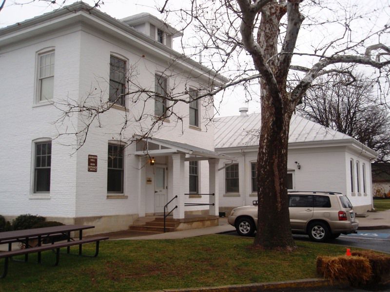 IHG Army Hotel Ft. Carlisle Ashburn Hall Exterior