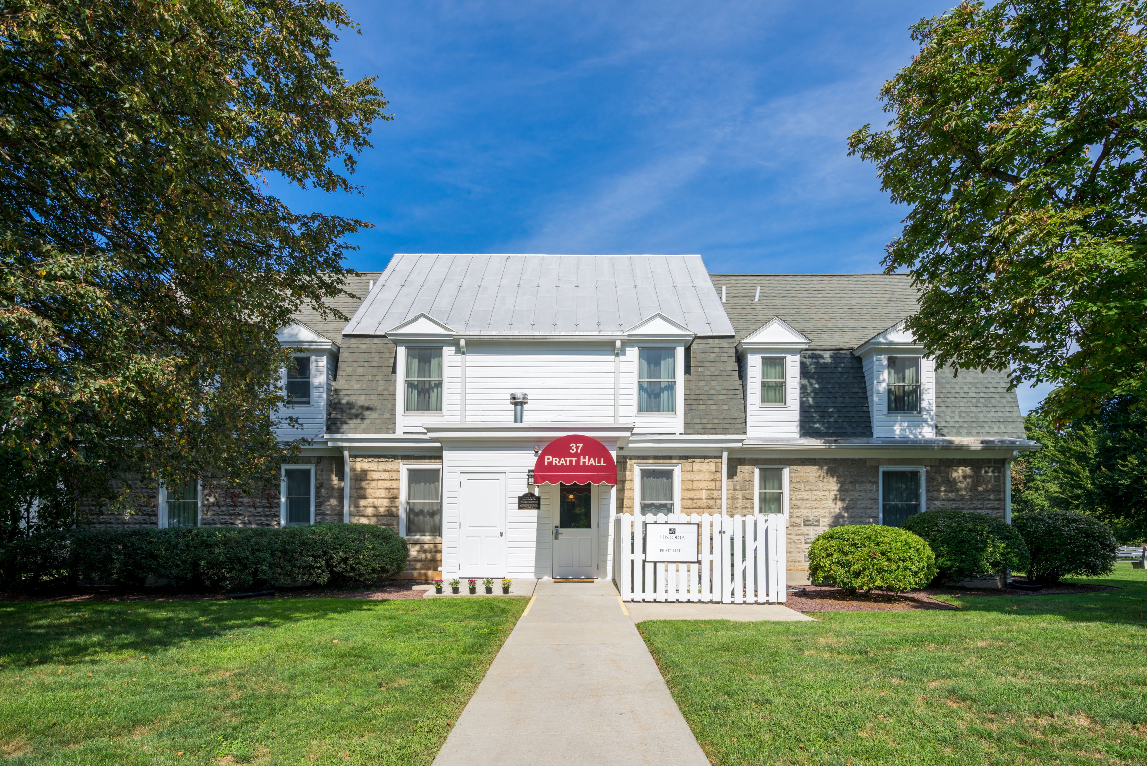 Hotel Exterior - Pratt Hall
