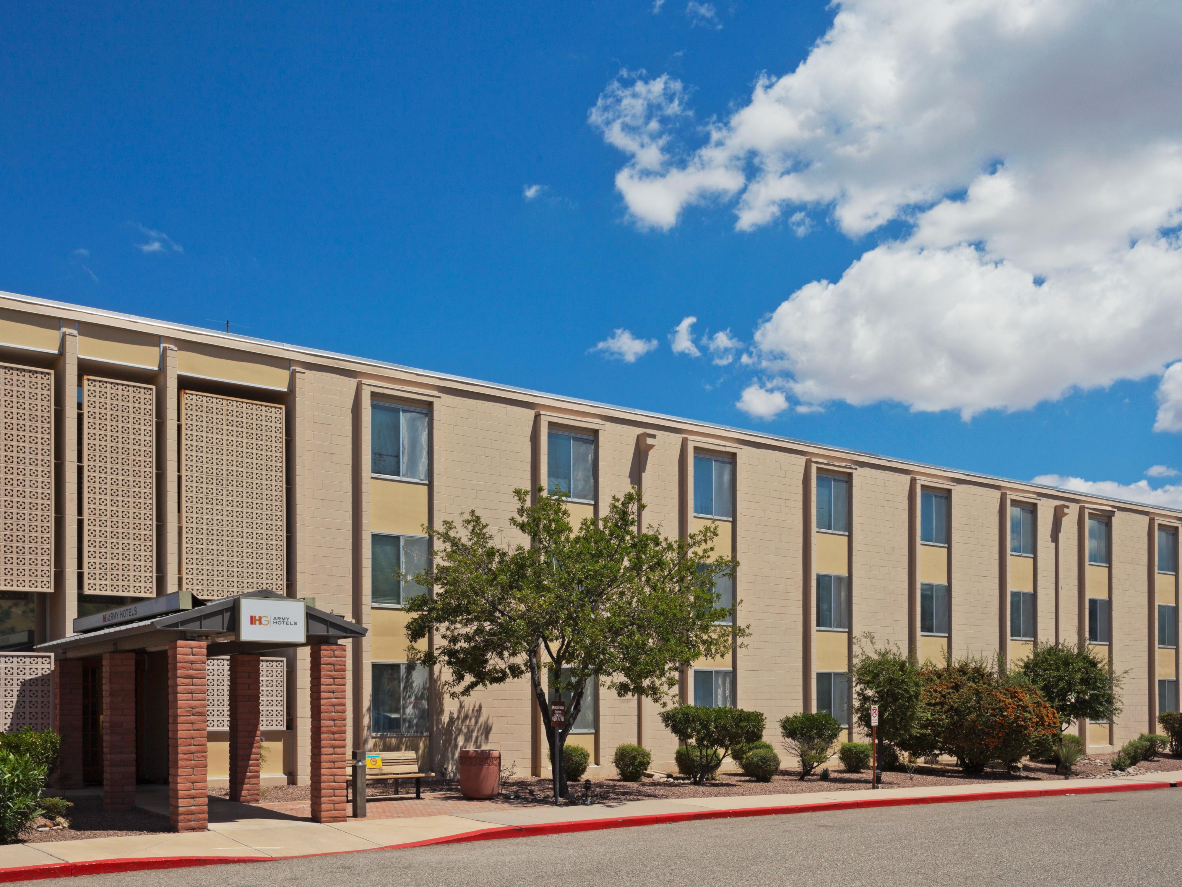 Vista building. Форт Хуачука. Hotel building.