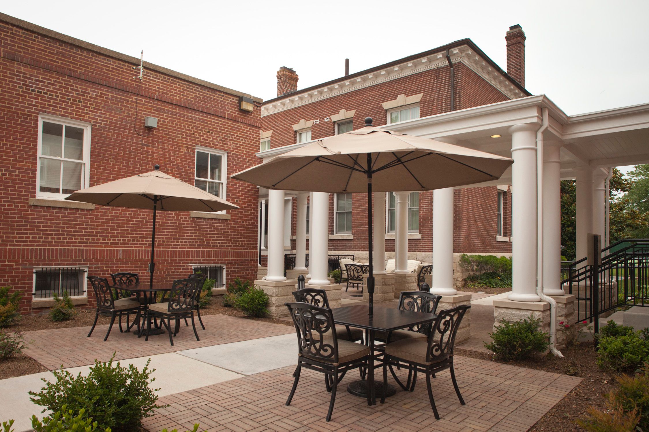 Courtyard building 48/50