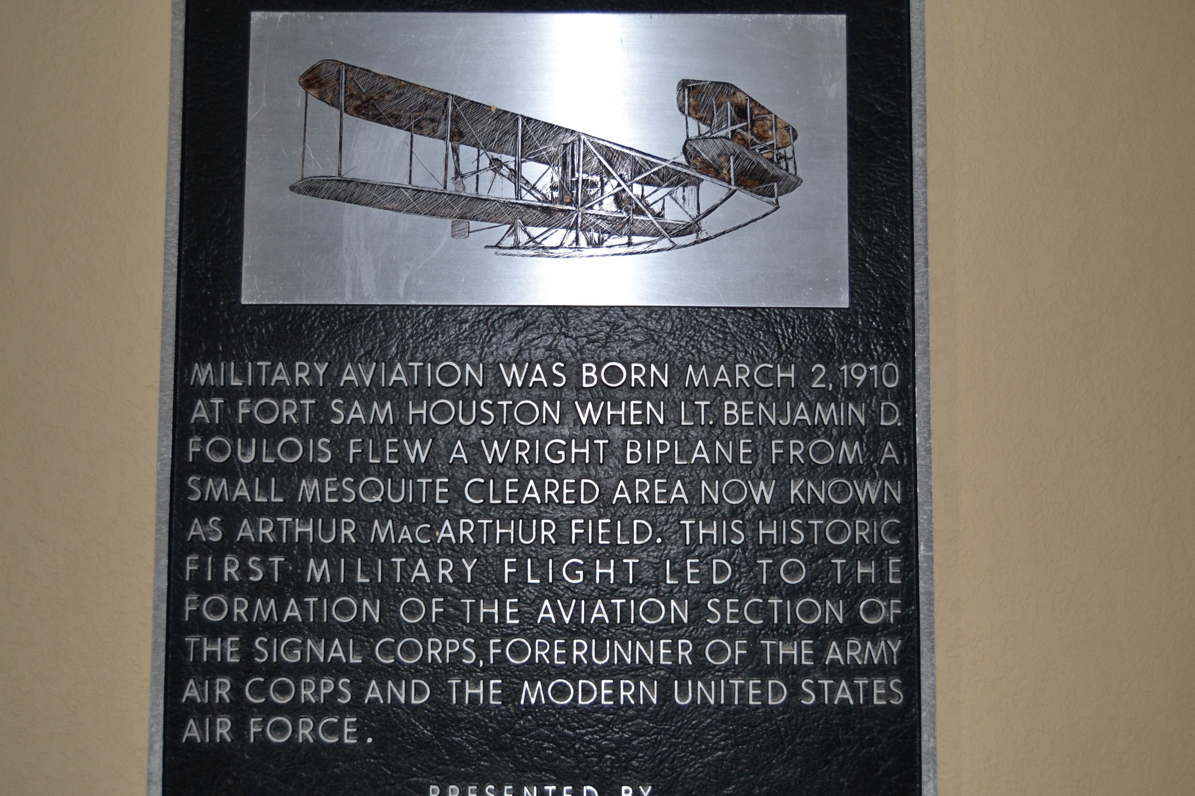 Foulois House, Bldg. 107, Hotel Feature