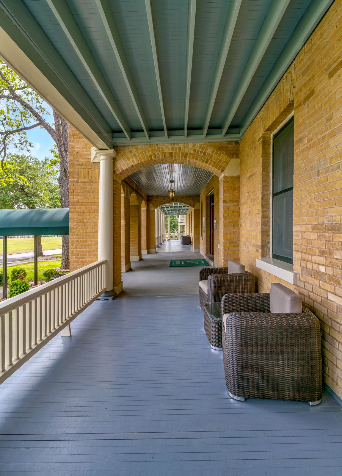 Foulois House, Bldg. 107, Front porch
