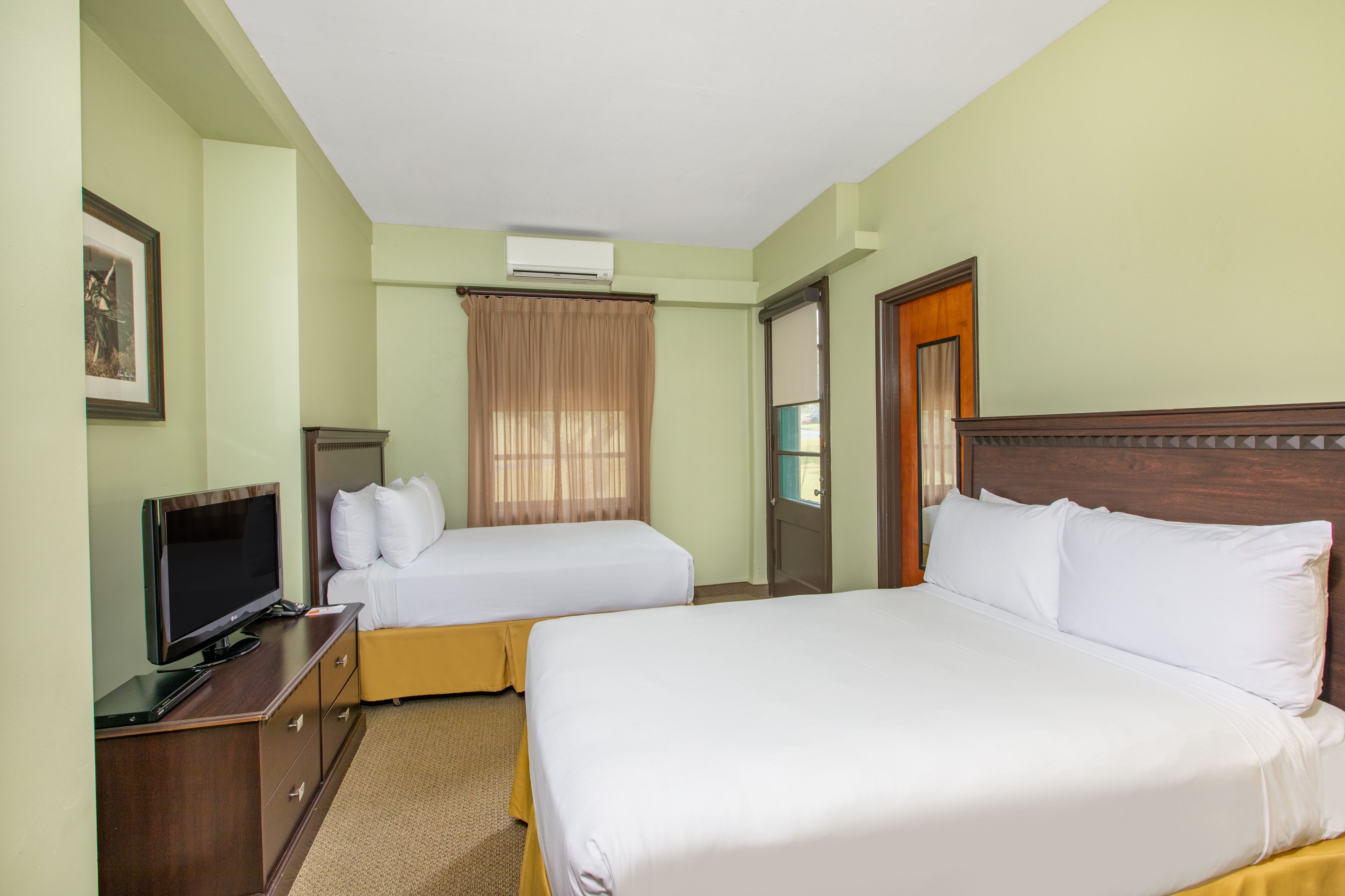 1 Bedroom Suite 2 Double Beds