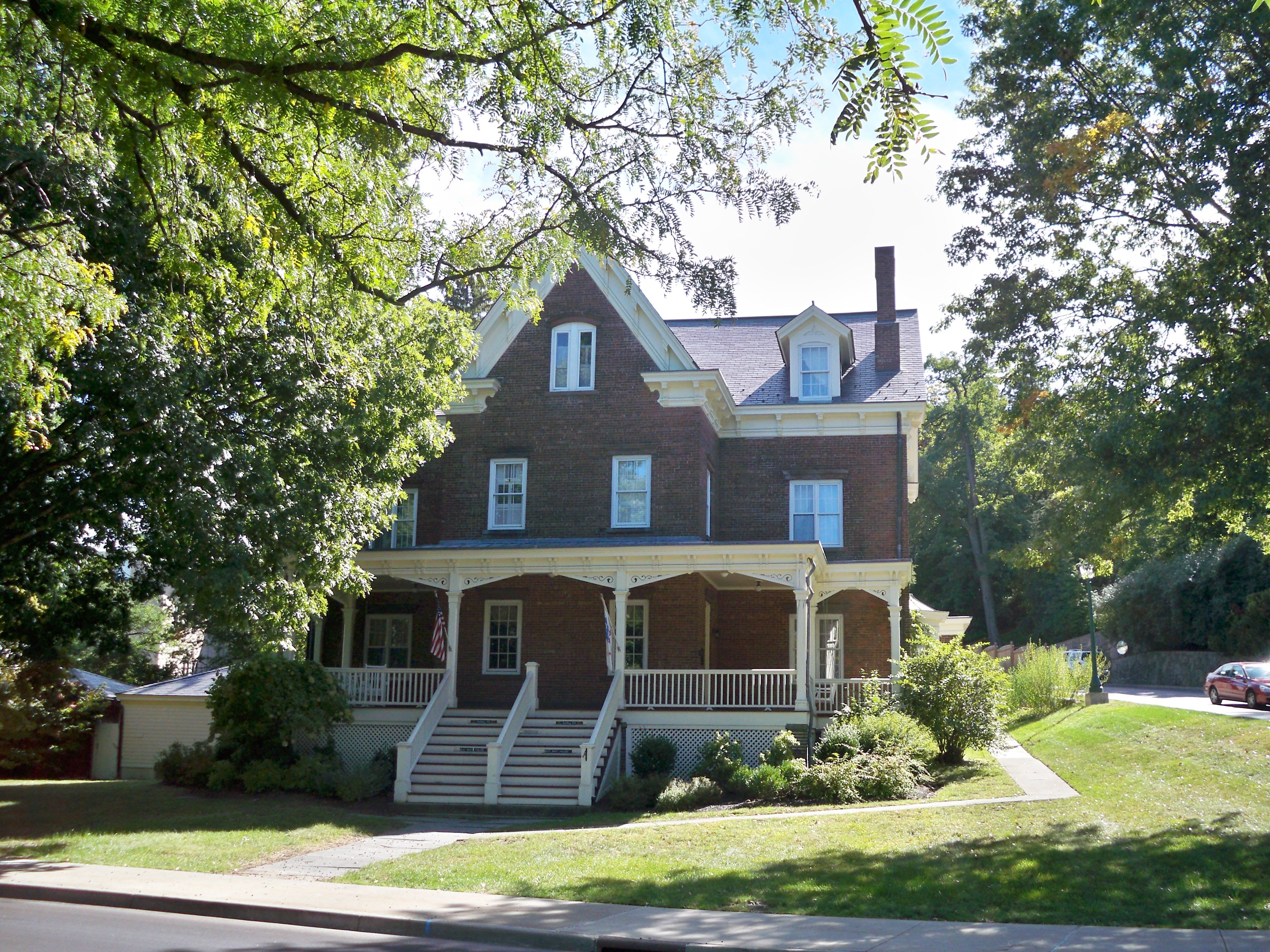 &quot;Beat Navy House&quot; IHG Army Hotels DVQ Building 109 Hotel Exterior