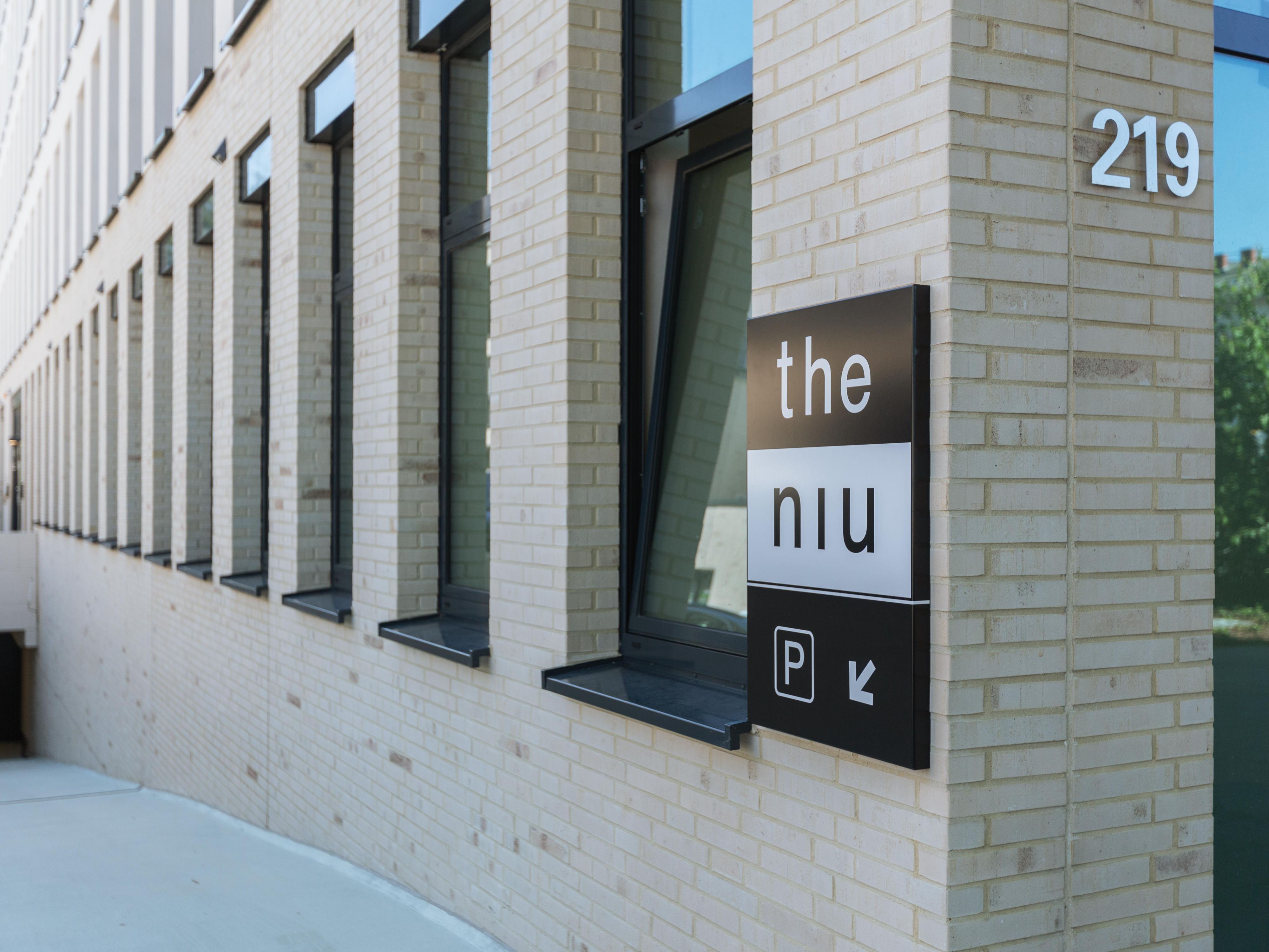 Our hotel offers excellent highway connections with the A52 and A57 nearby, providing easy access to Wuppertal, Cologne, and beyond.