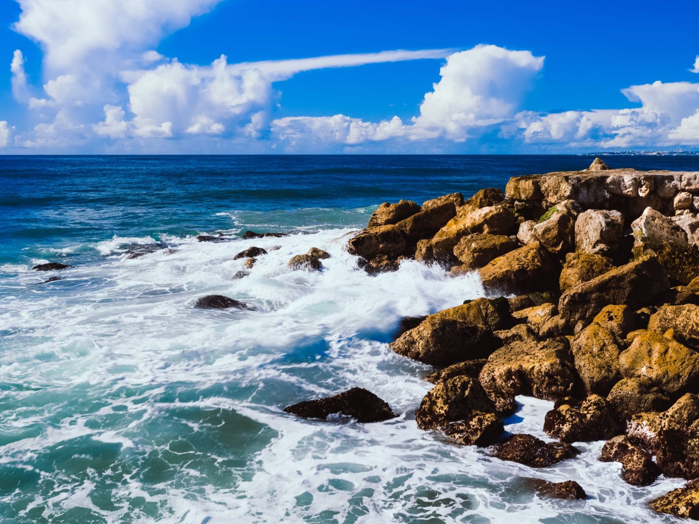 CAPARICA, PORTUGAL