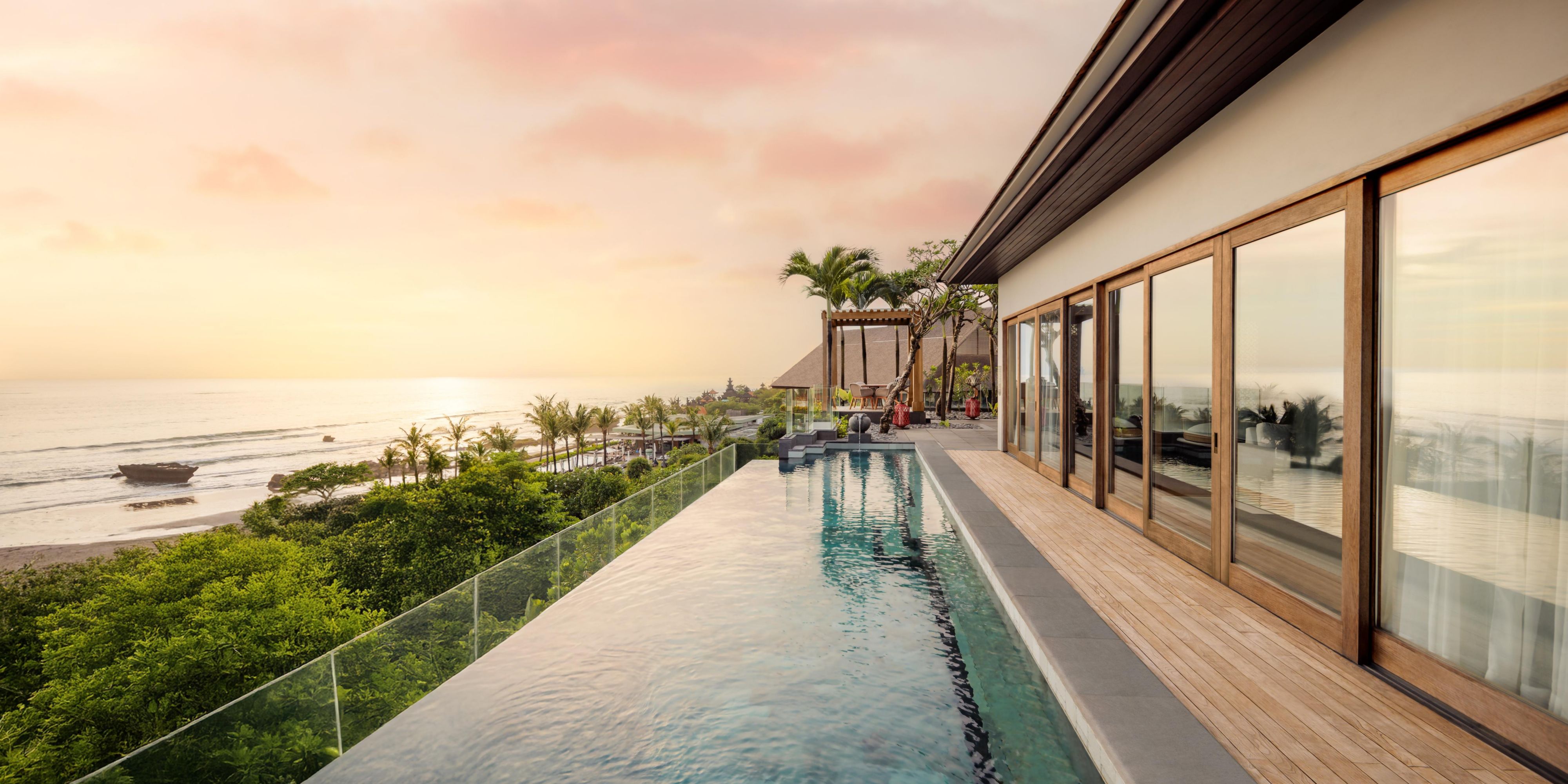 Two Bedroom Penthouse Oceanfront Private Pool