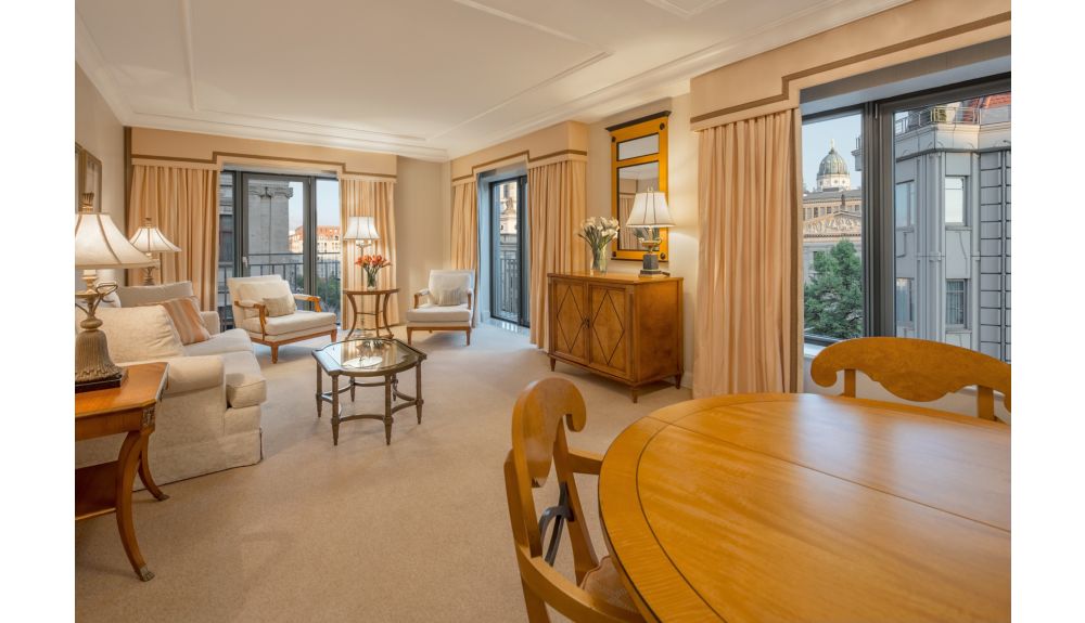 Spacious Deluxe Suite with Gendarmenmarkt view