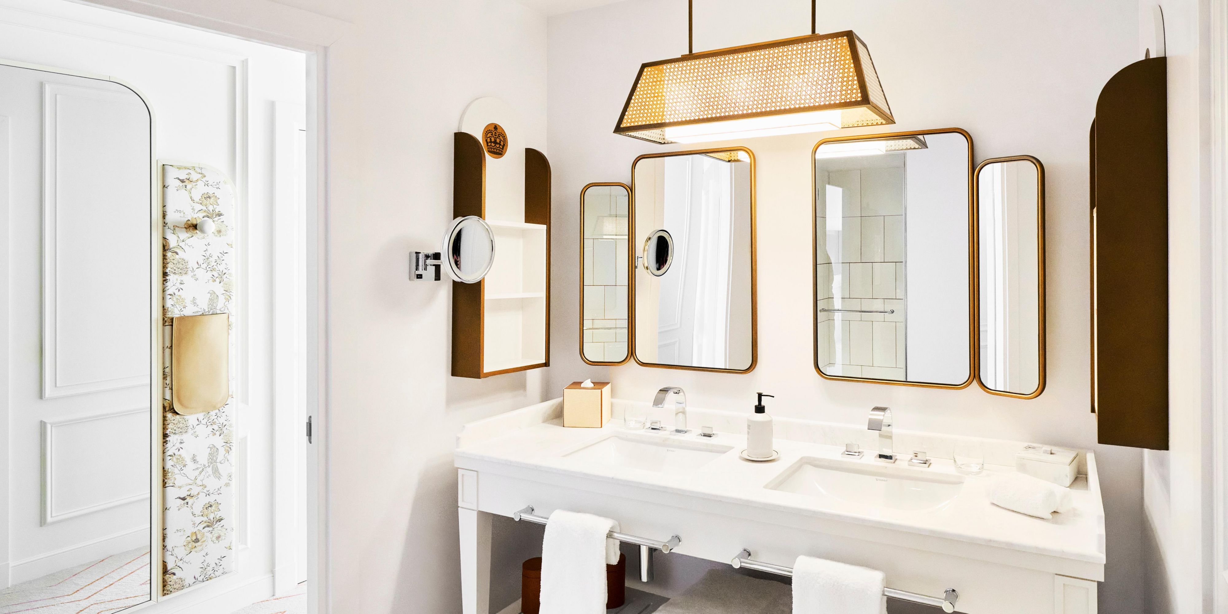 Unwind and refresh in our spacious bathroom