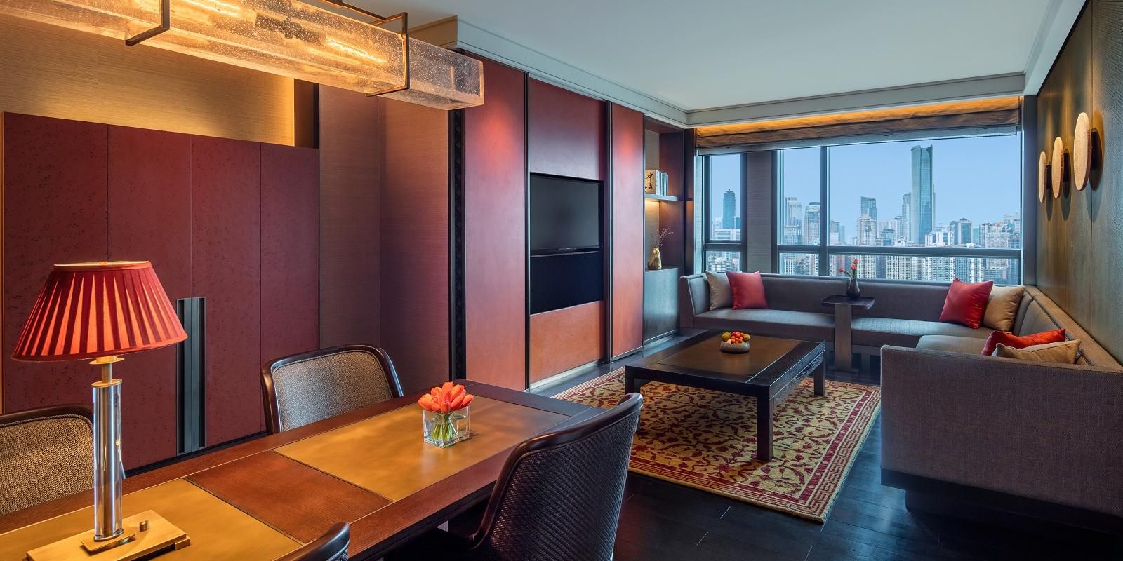 Executive Suite River View Living Room