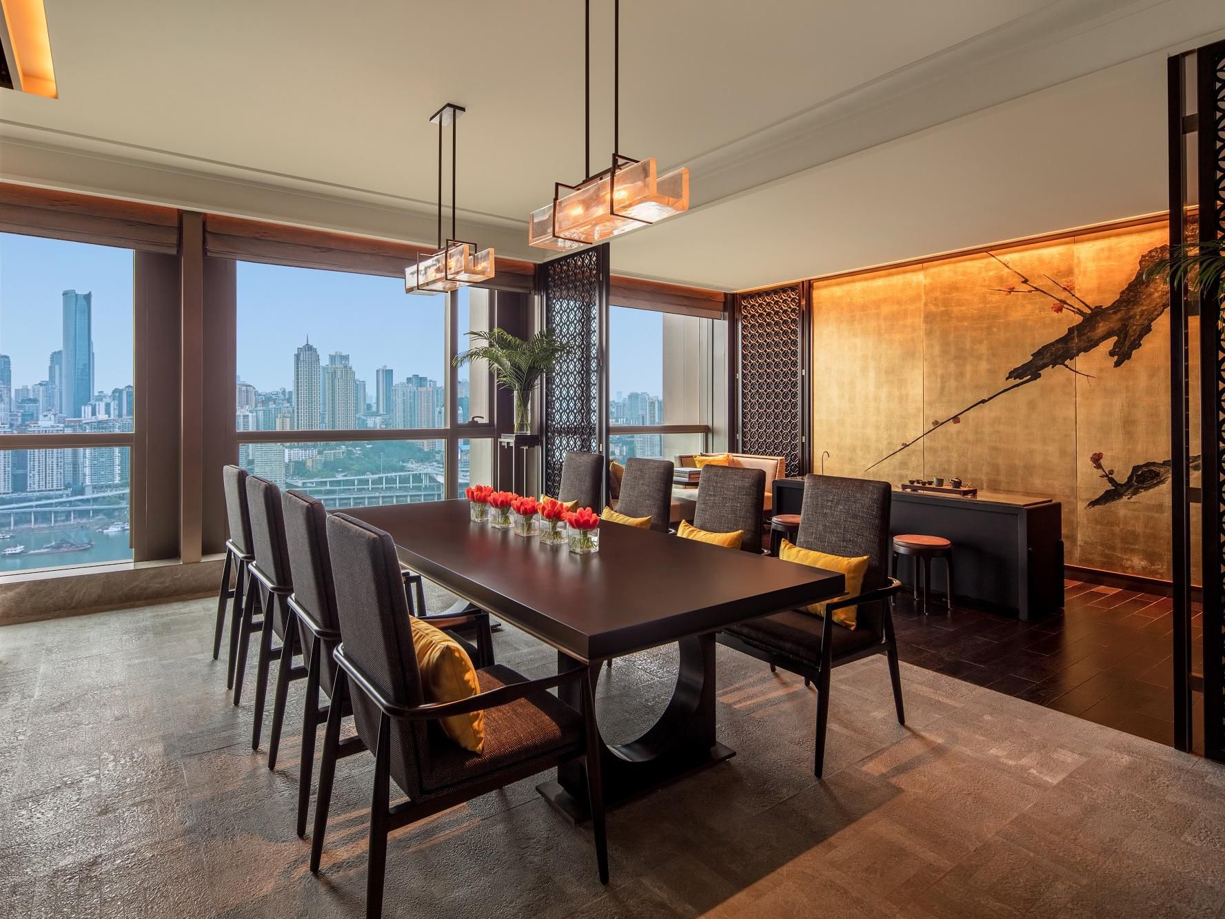 Regent Suite Dining Room