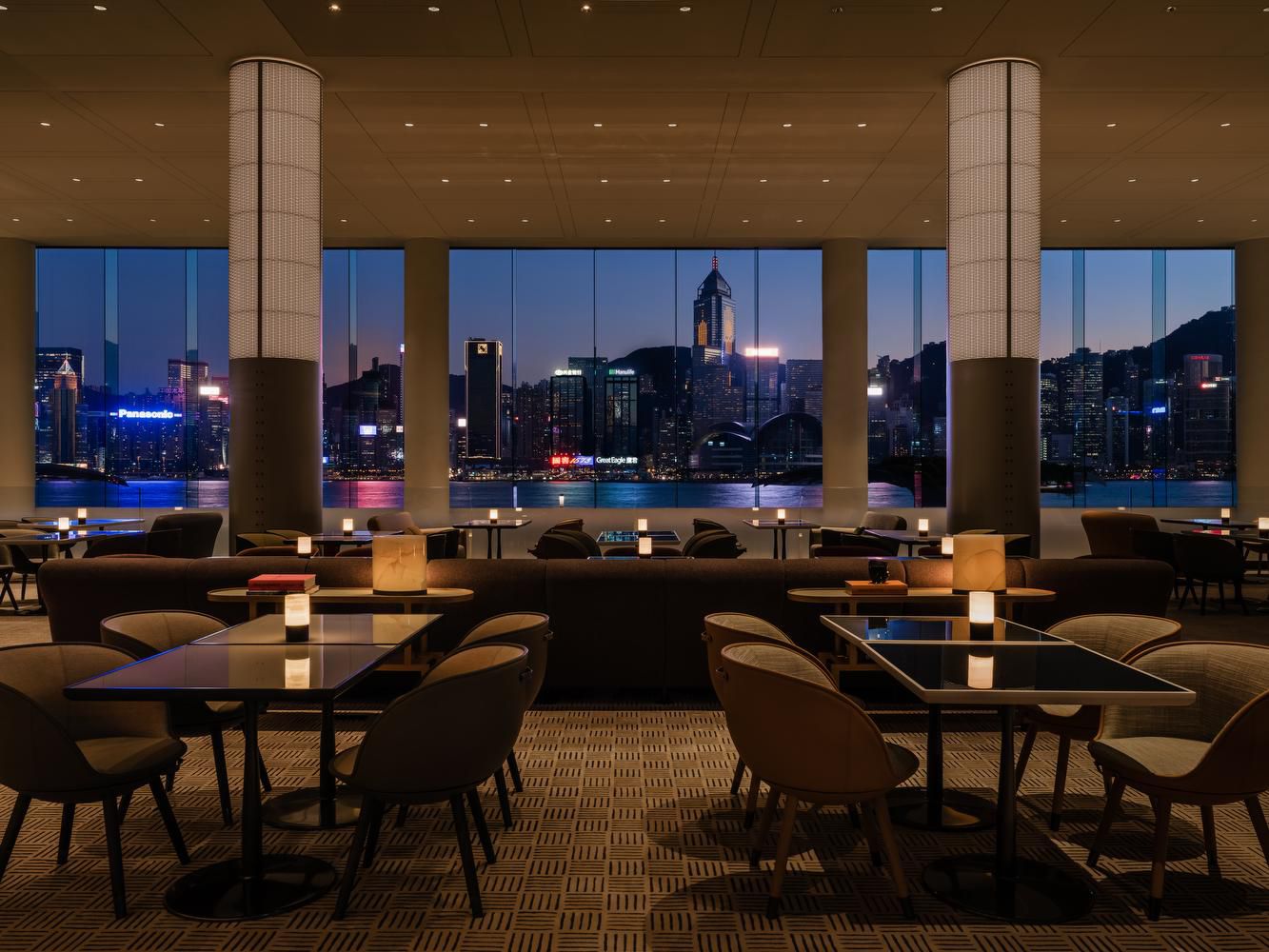 The Lobby Lounge Dining Area