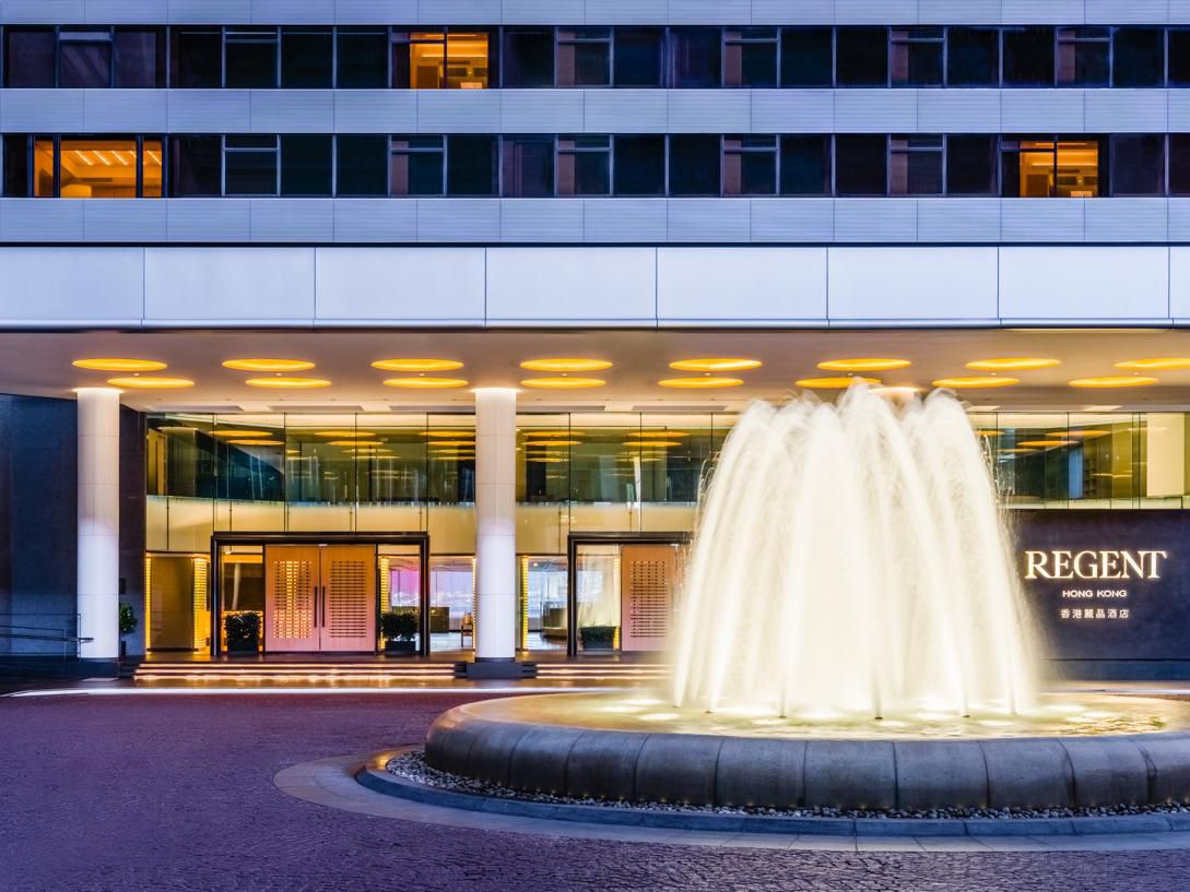 Hotel Exterior - Main Entrance