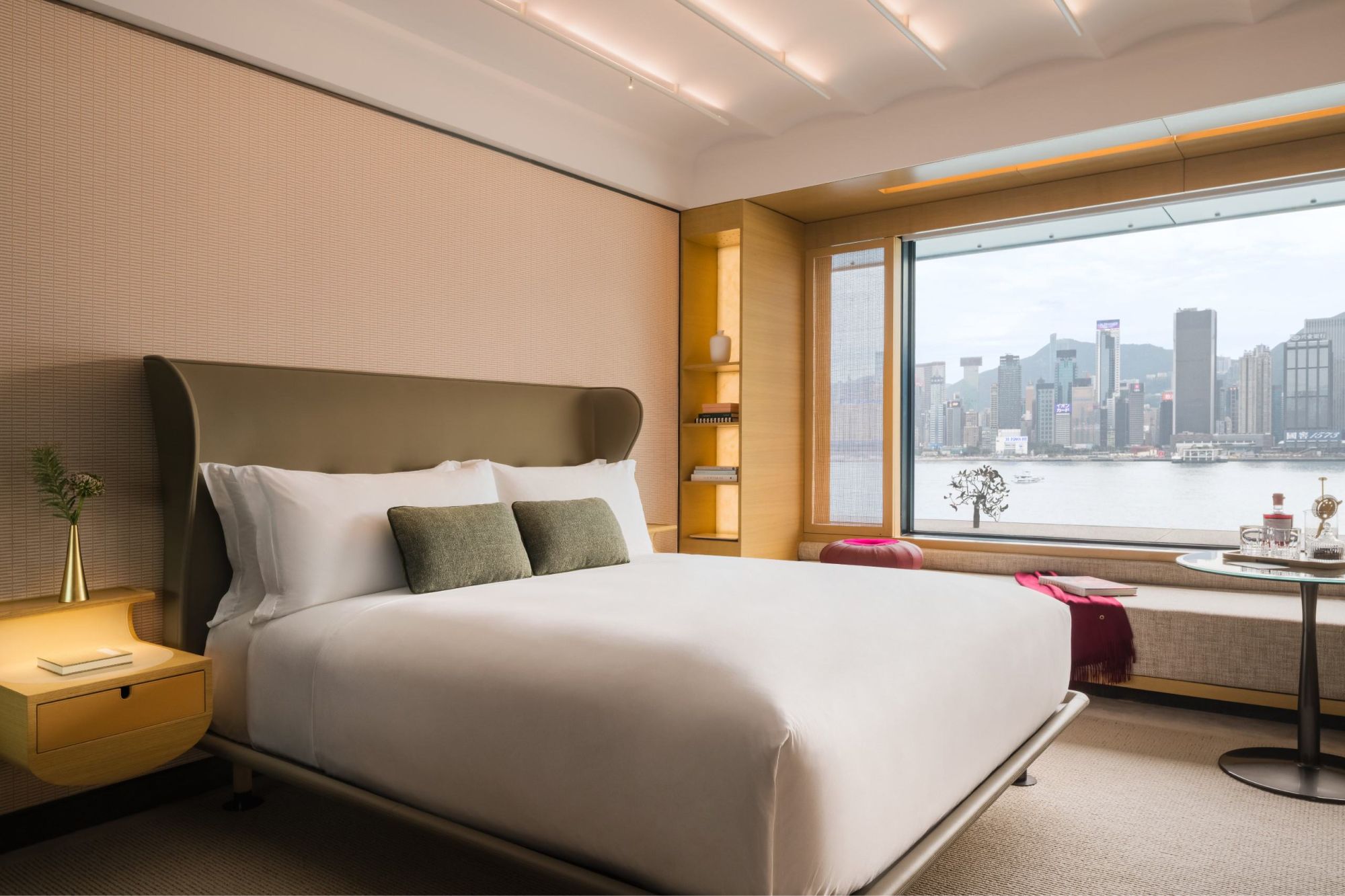 Rooms & Suites
