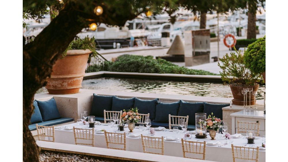 Onyx Bar & Garden