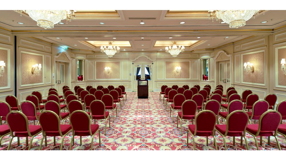 Salon Gontard with access to an outdoor terrace