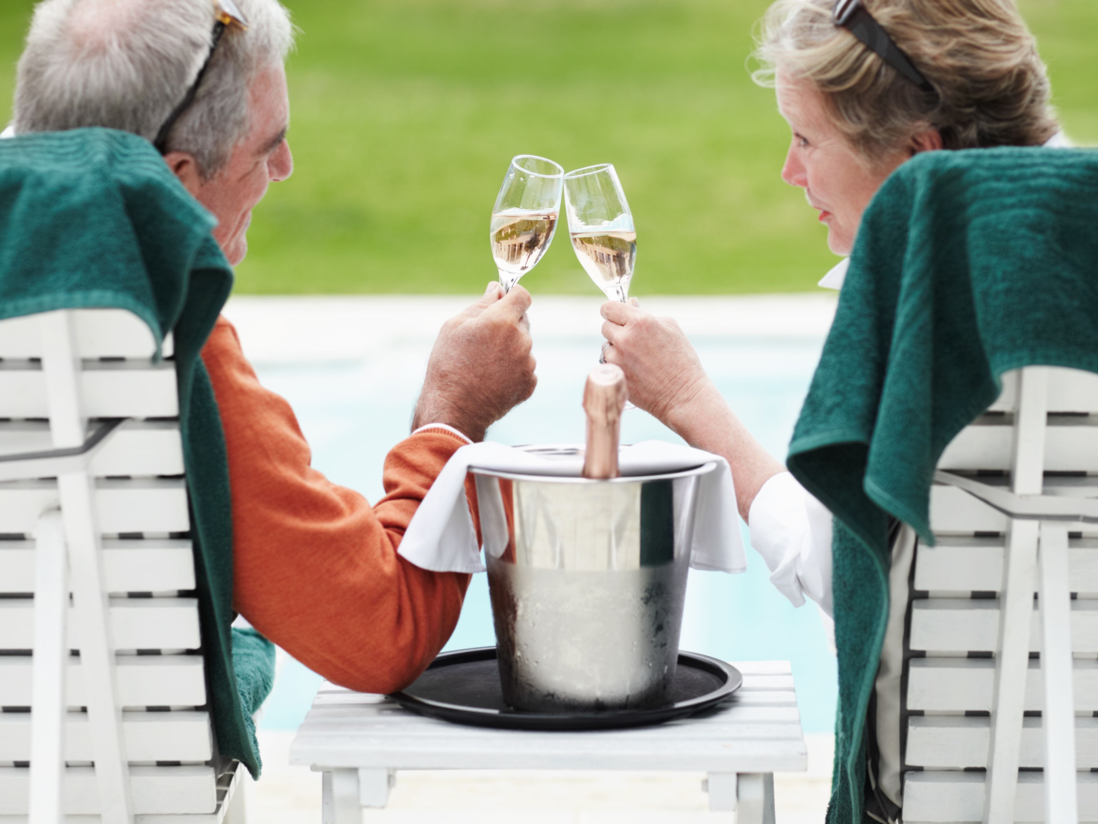Couple cheersing with champagne