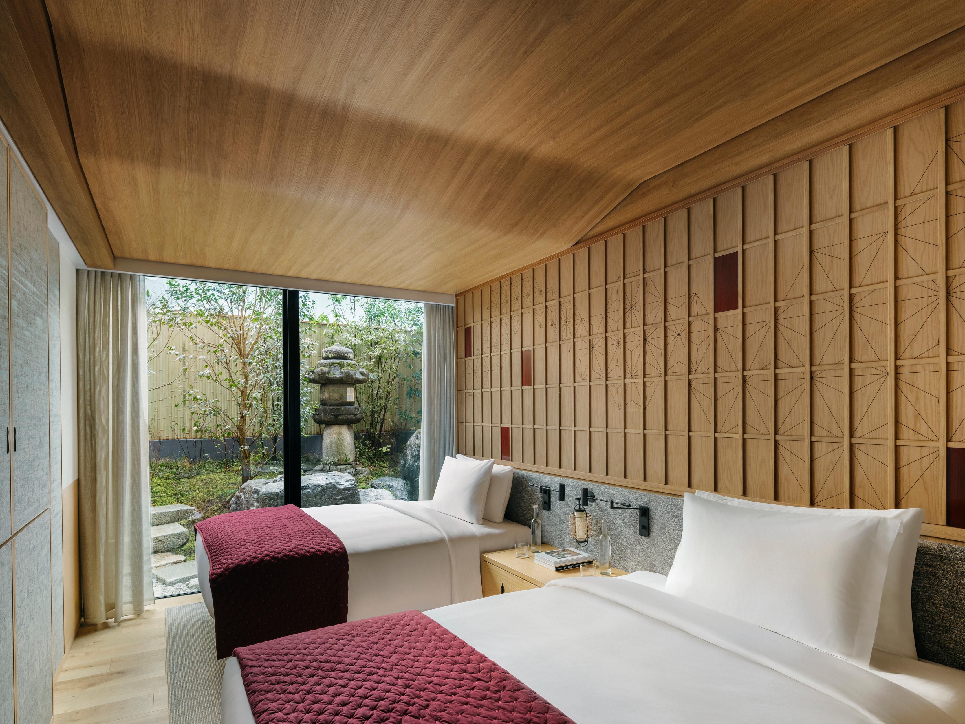 Premier Suite Garden Twin Bedroom