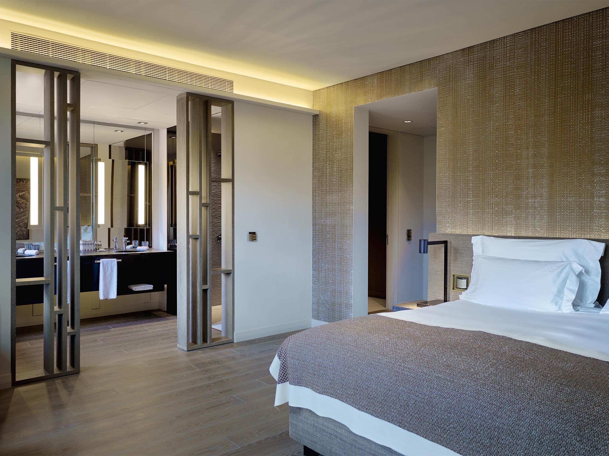 Featuring a contemporary décor and lovely vineyard views