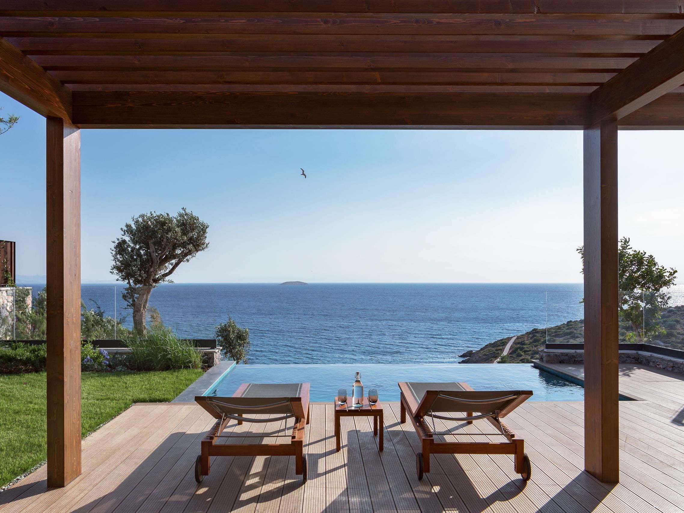 A utopian lifestyle for family and friends with a private pool