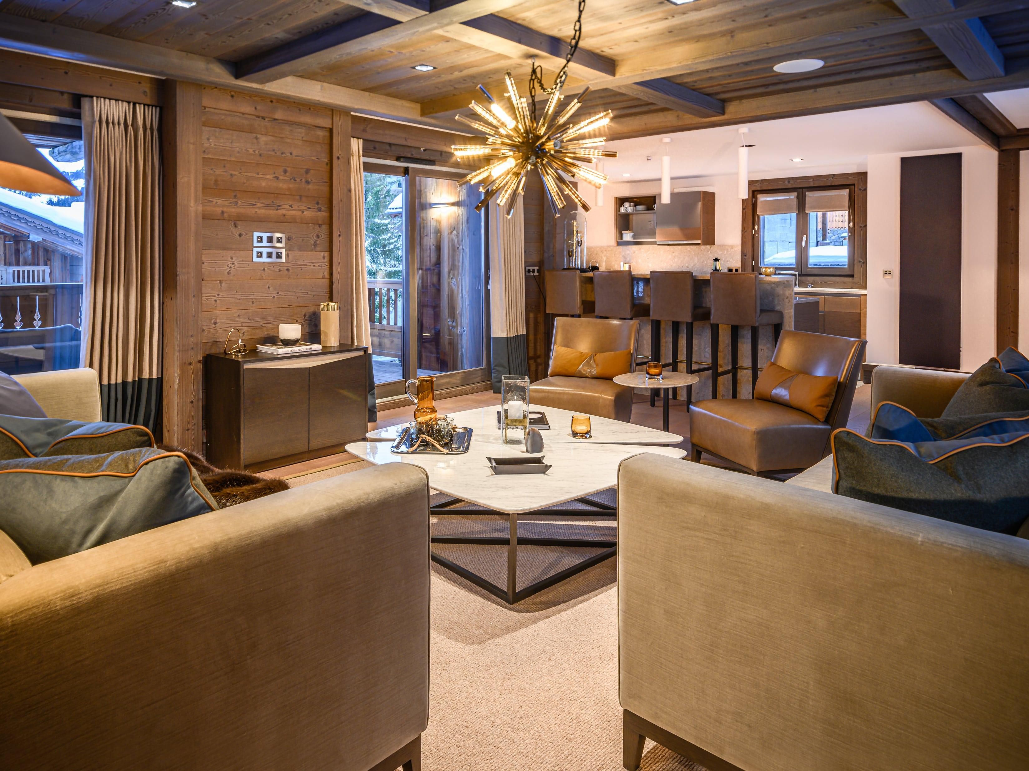 Contemporary alpine home commanding views to the slopes 