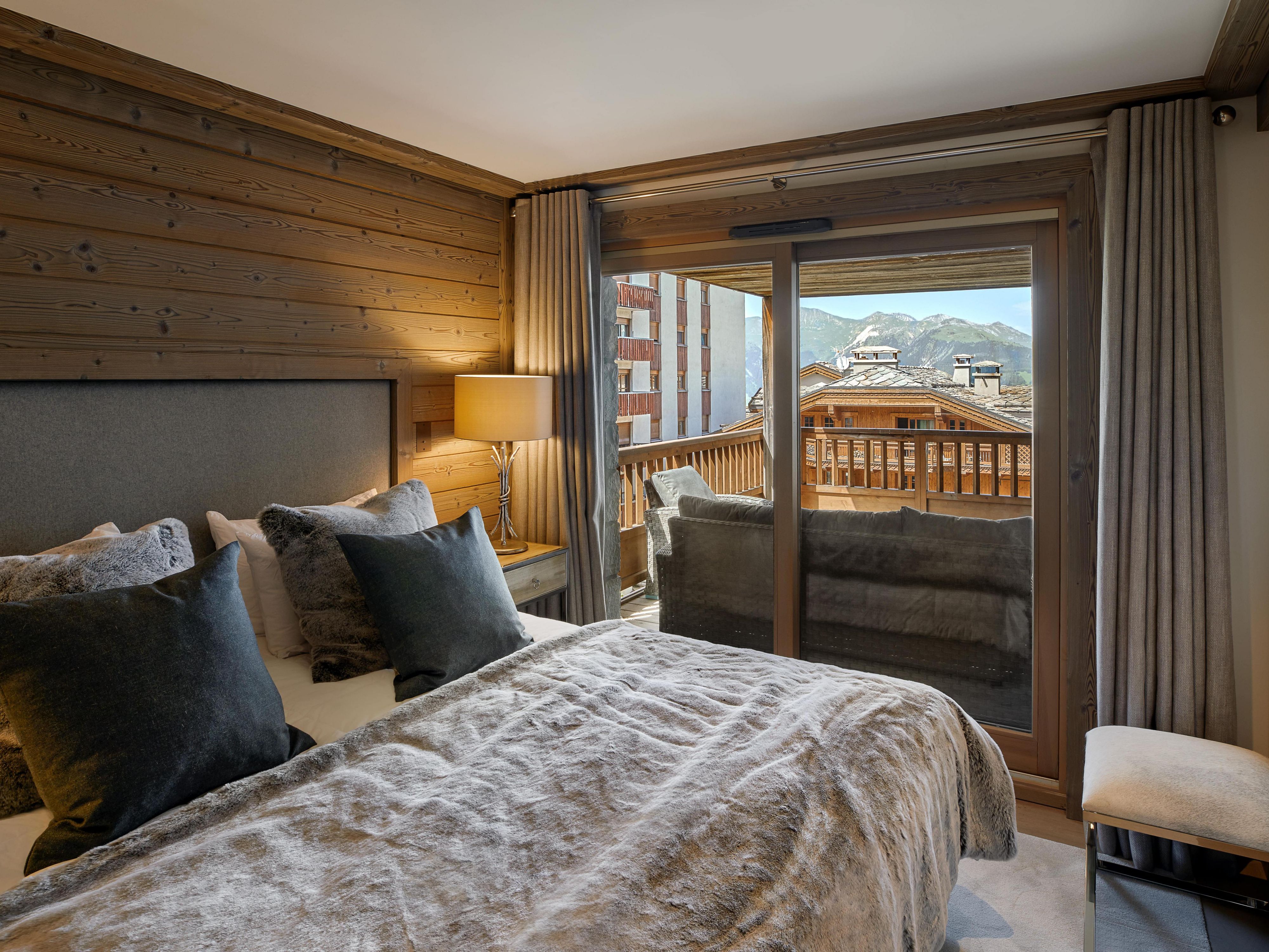 Mountain-style apartment offering amazing views 