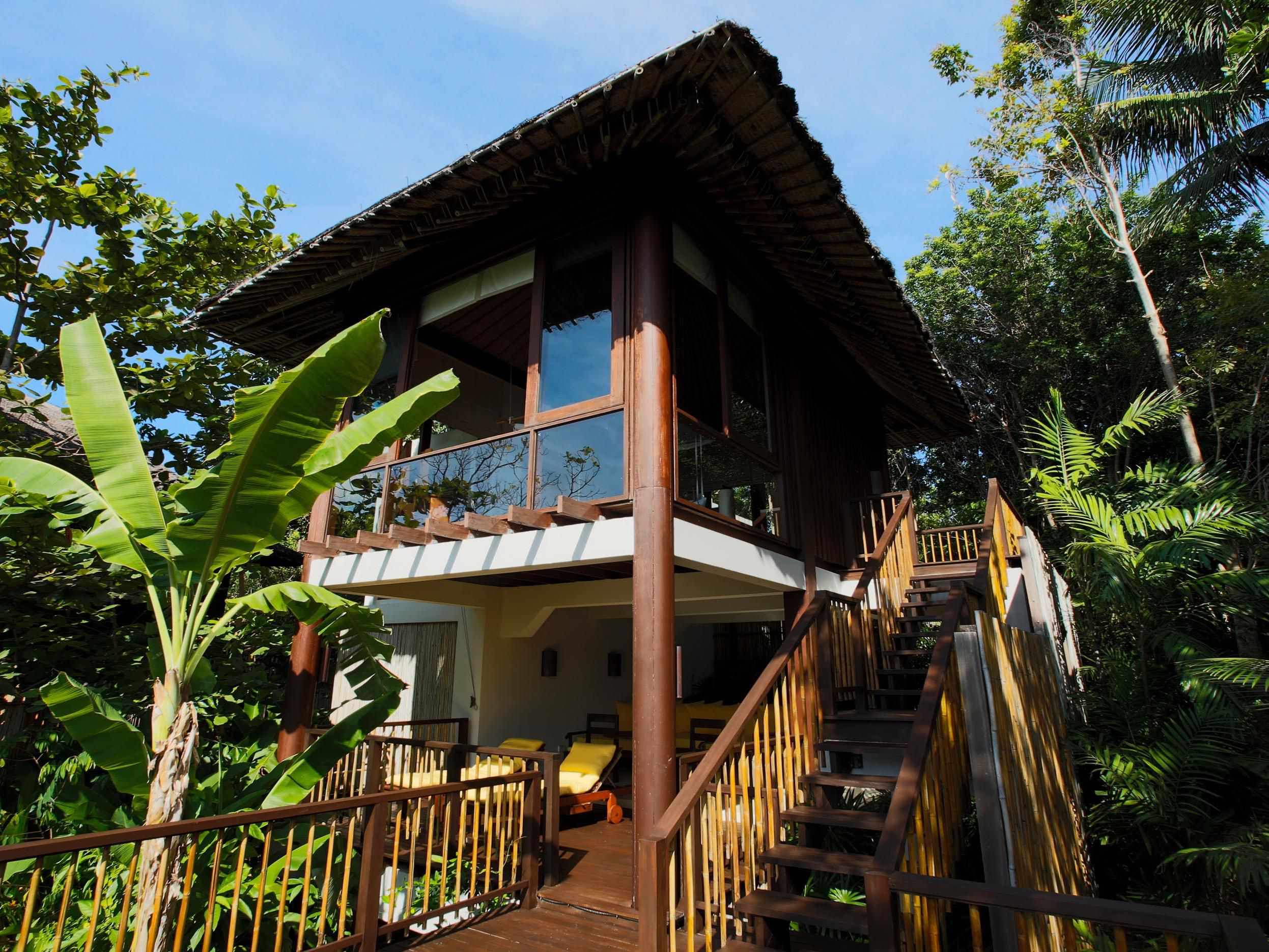 Cosy getaway with views onto the surrounding gardens