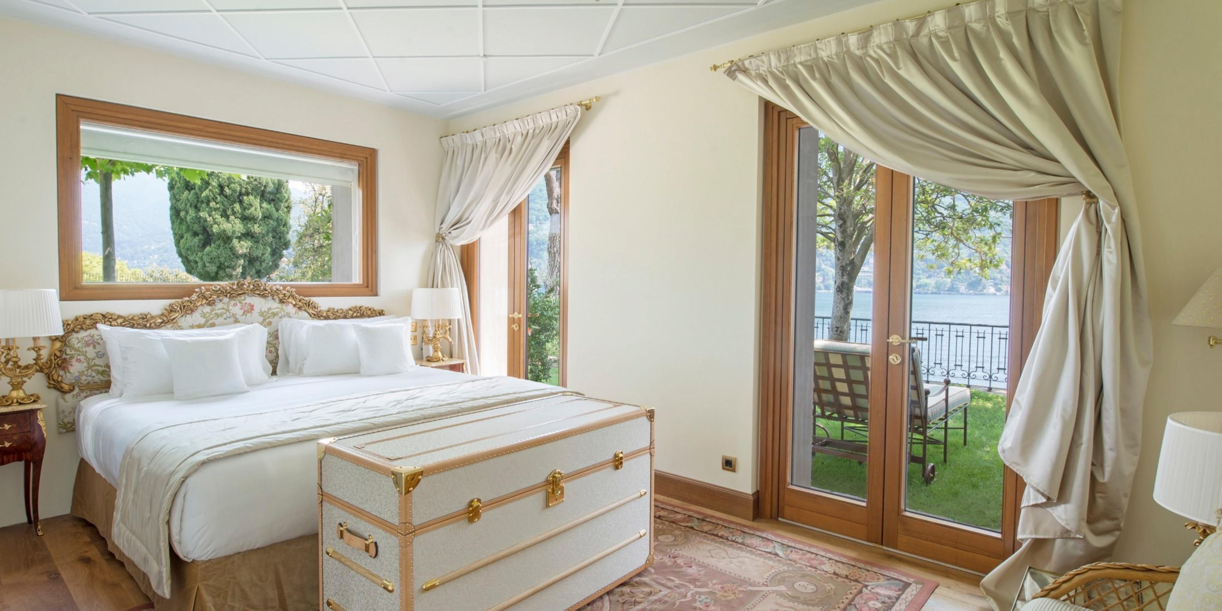 Guest room with view of Lake Como