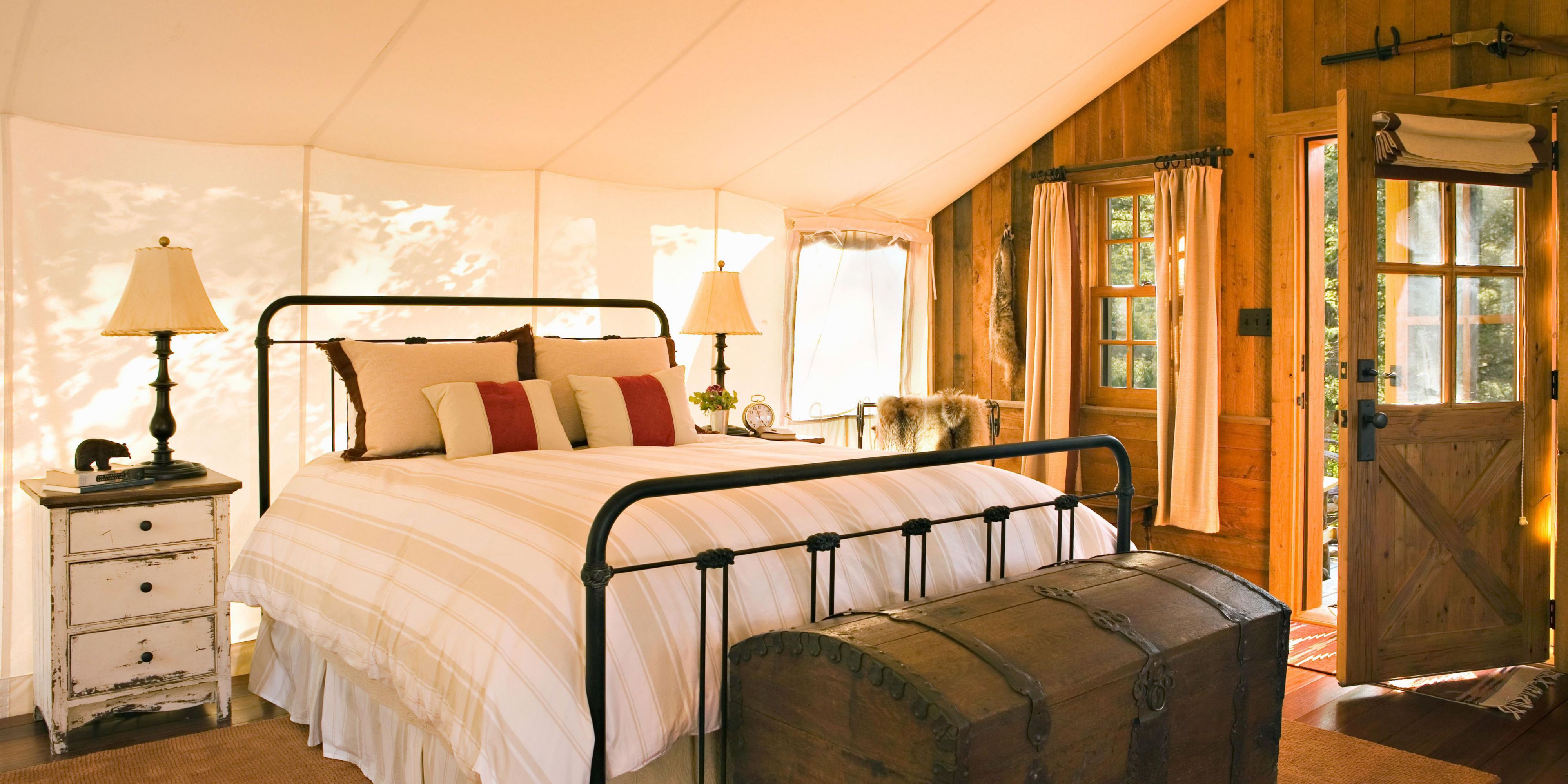 Trapper Cabin bedroom