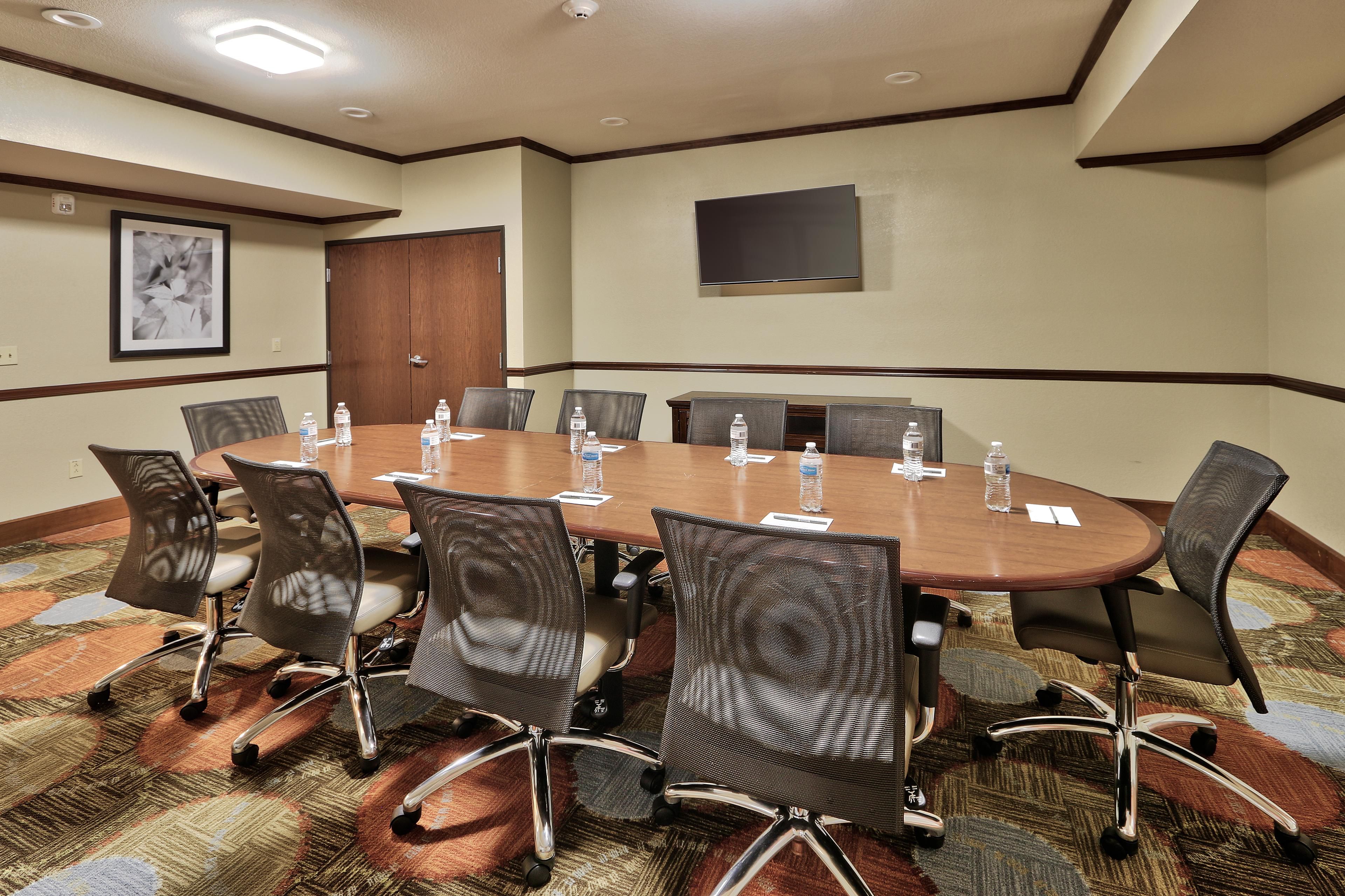 It is simple to book your meeting or event. With our Easy Meetings tool, you will find everything you need to plan and book your meeting or event in a streamlined format. Reap the rewards of your event or meeting at Staybridge Suites. Learn about the extra benefits you can enjoy. Join our program today!