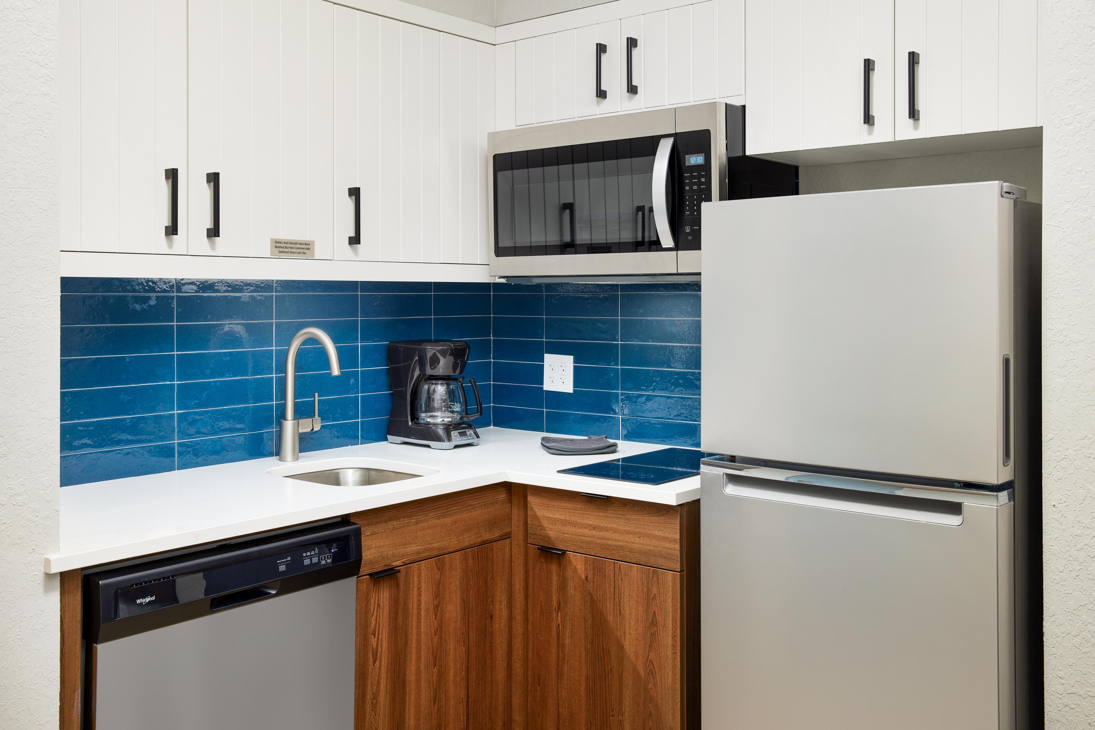 We offer special rates when staying 7 nights or more. Whether you are relocating to the area, attending training or working on a local construction project, we are your home away from home. Call us to learn more about our extended stay pricing.
