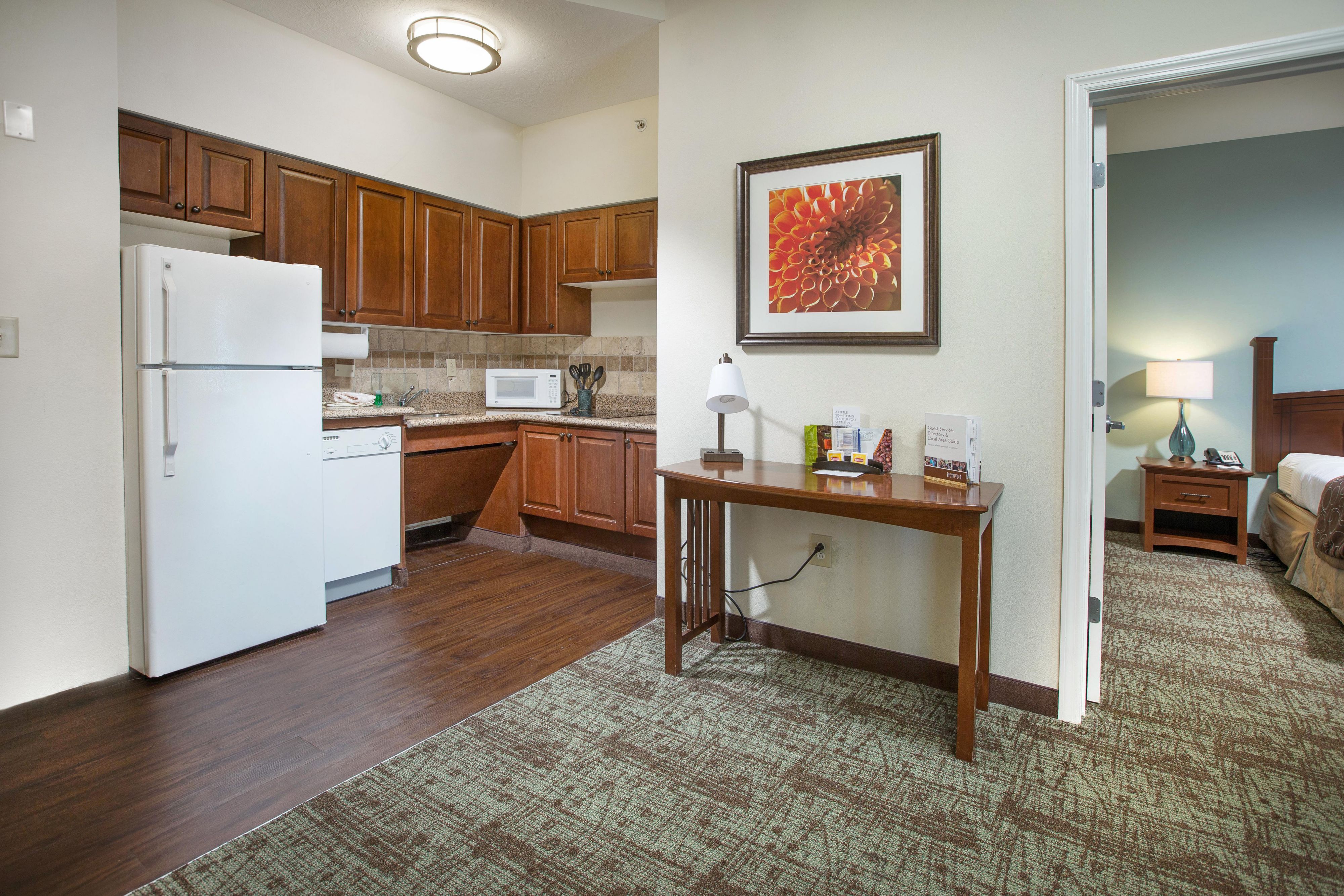 Our apartment-style spacious suites all have full kitchens making it perfect for your long-term stay in Augusta, GA.  On a special project for work? Relocating to or from Augusta? Visiting family or friends? Whatever the reason, we will make you feel at home. 