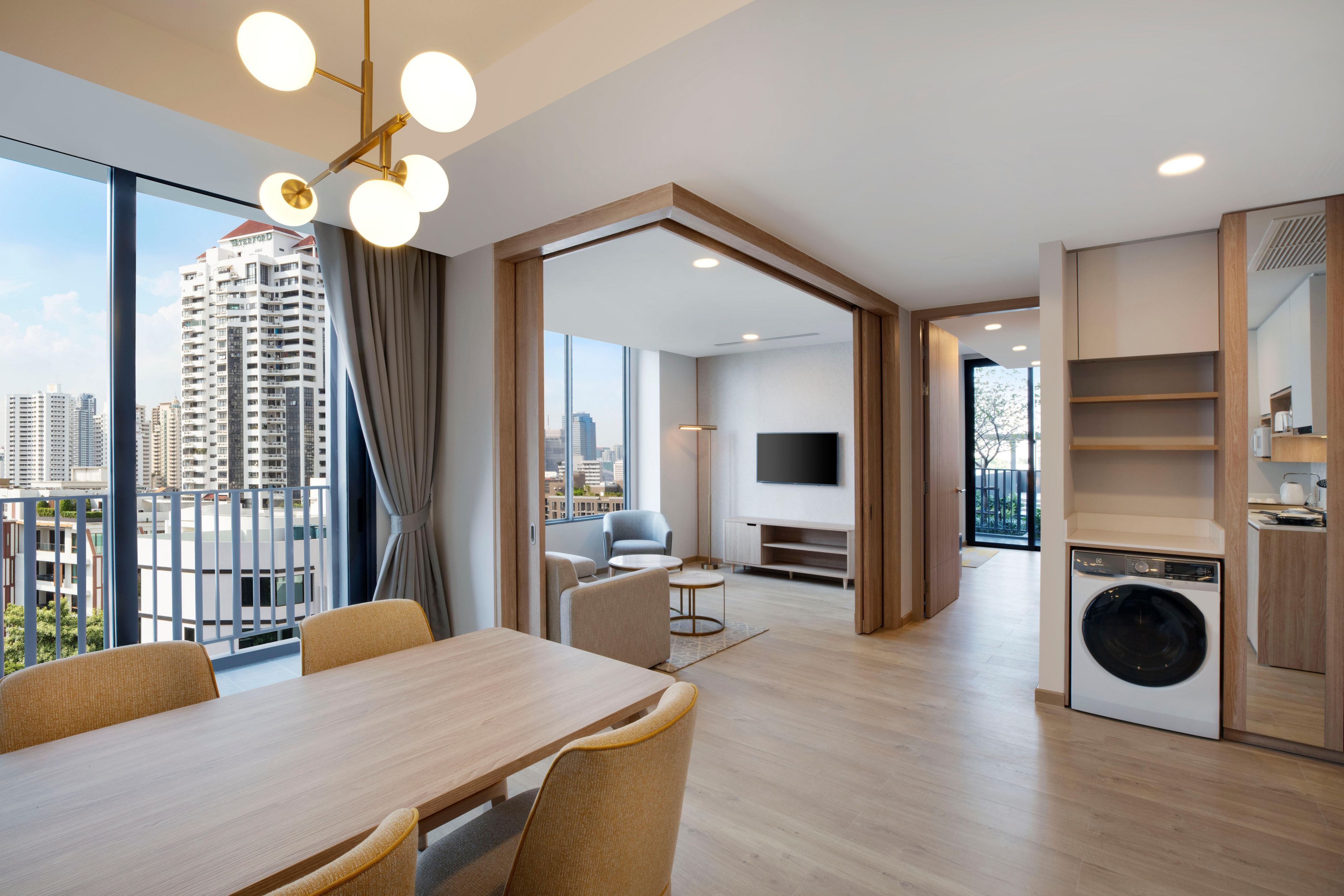 Choose your own space at the best extended stay in Bangkok with Free access to all hotel facilities from Fitness to Japanese Onsen. Special monthly offers are available now!