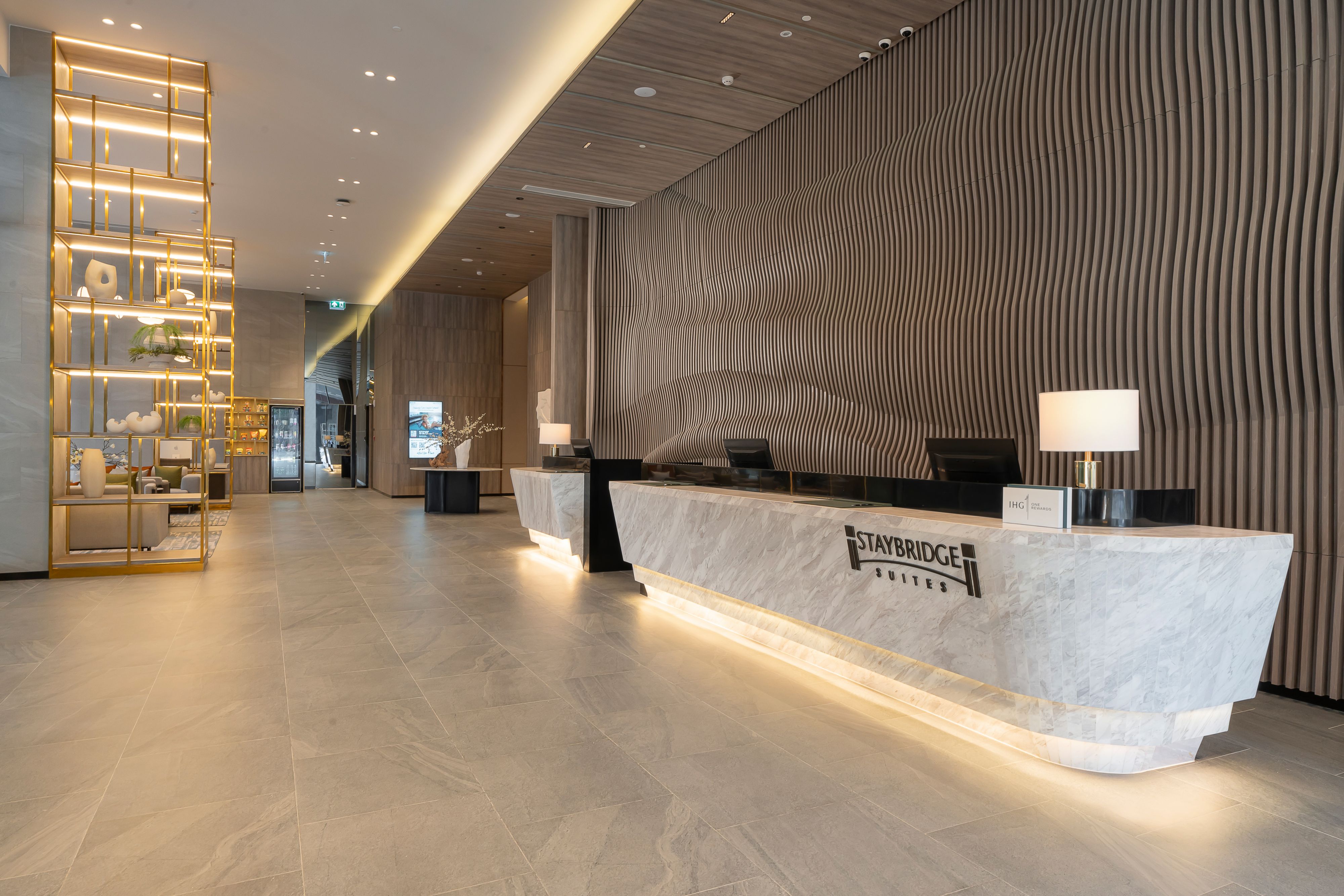 曼谷素坤逸Staybridge套房酒店