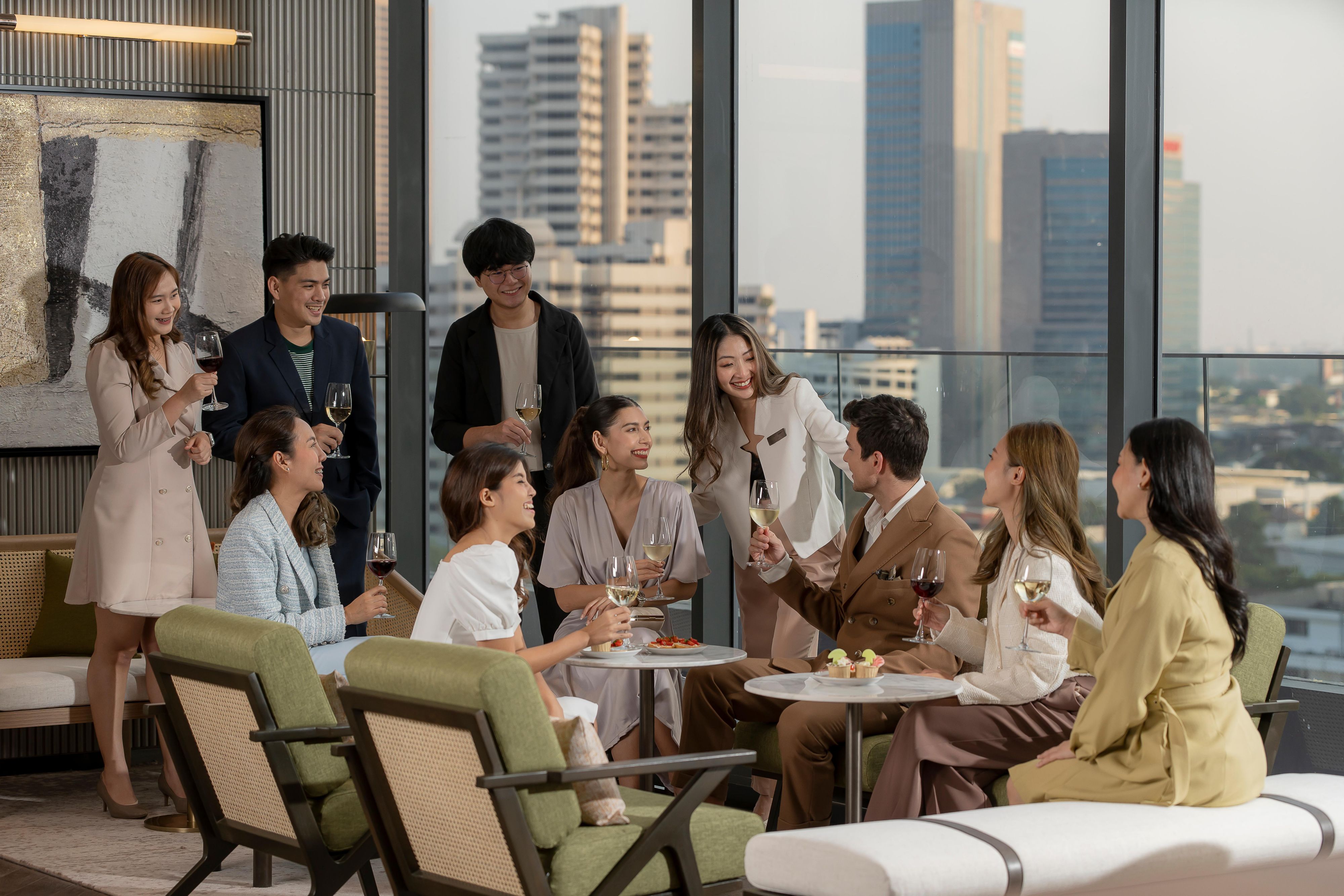Staybridge Suites invites guests to get social with a revitalized evening happy hour experience complimentary for our guests every Monday, Tuesday and Wednesday, where you may meet, greet, connect, and have fun with the other residents living with us.