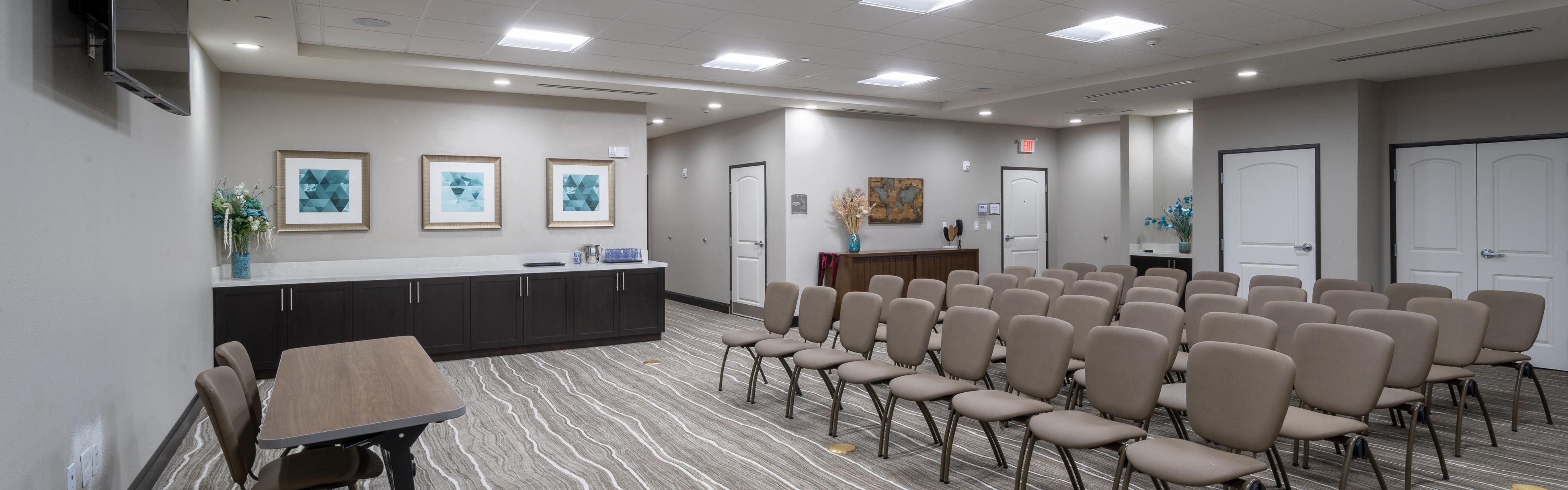 Have your meetings with confidence in our 1000sq ft space