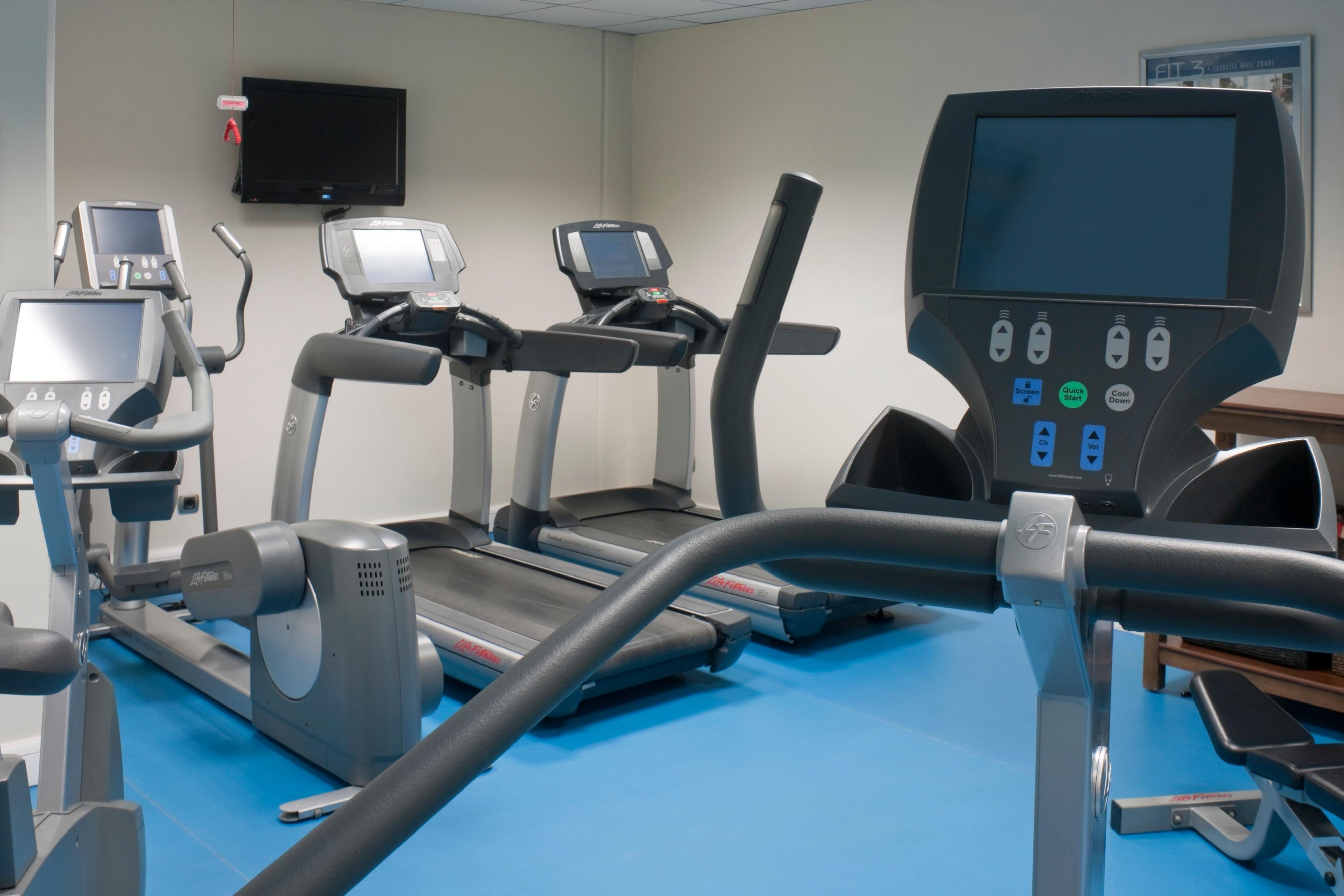 Being away from home doesn’t have to mean missing out on your exercise.
We have a large Fitness Room with everything you need for a full work out or a nice cool down. 
Please register at reception for access.