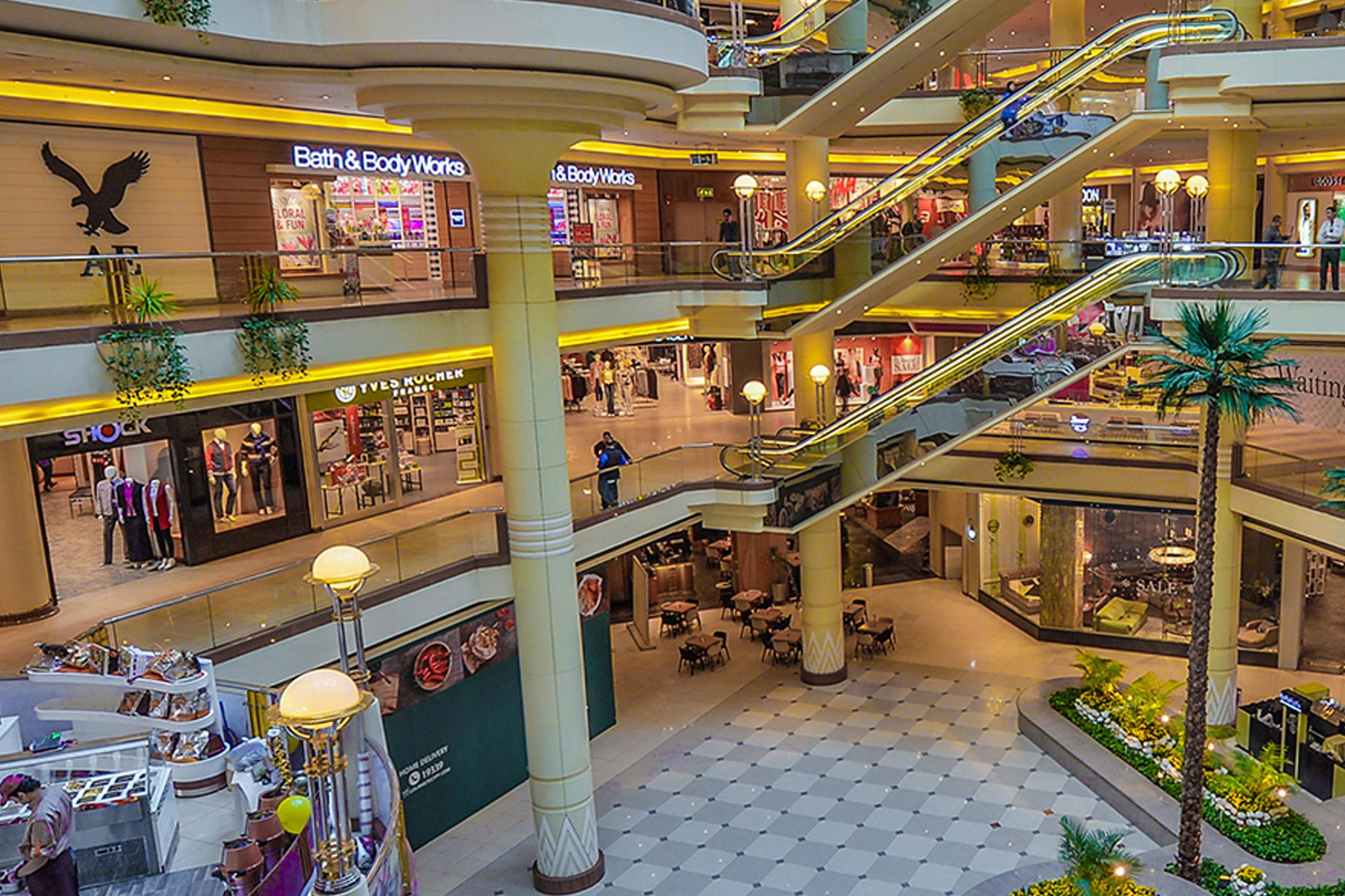Adjacent Stars Centre shopping mall with over 640 stores